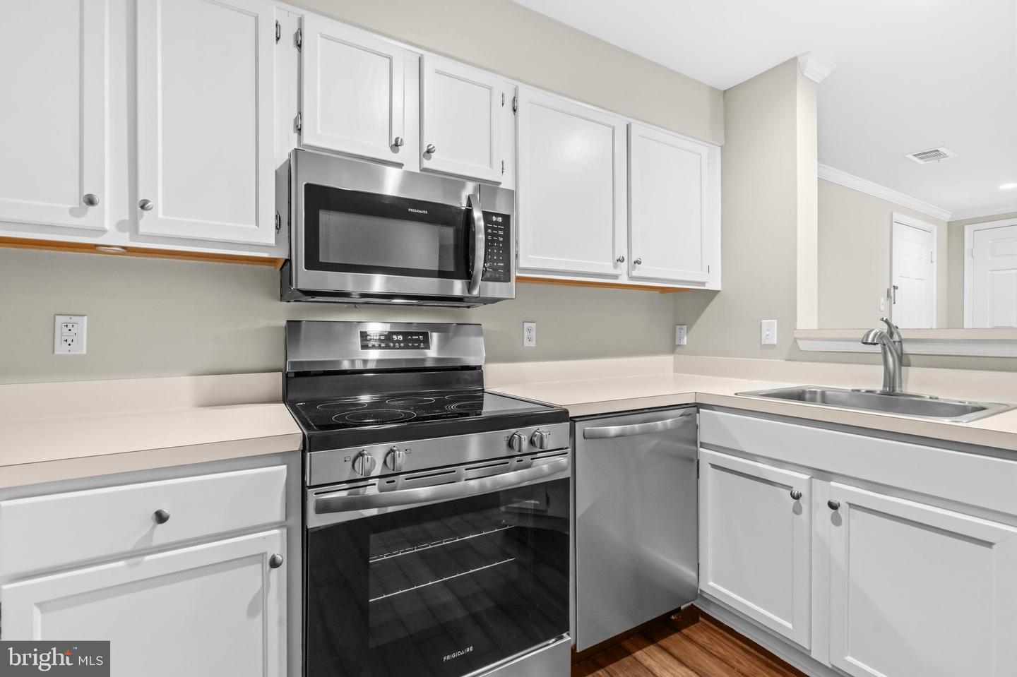 1100 Quaker Hill Dr #129 Property Photo 13