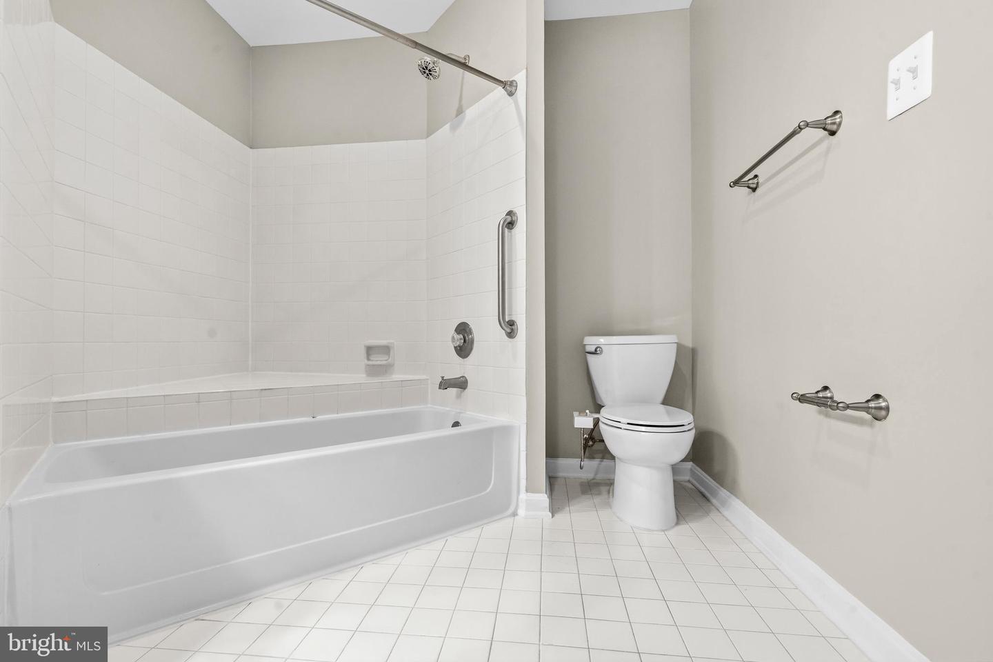 1100 Quaker Hill Dr #129 Property Photo 20
