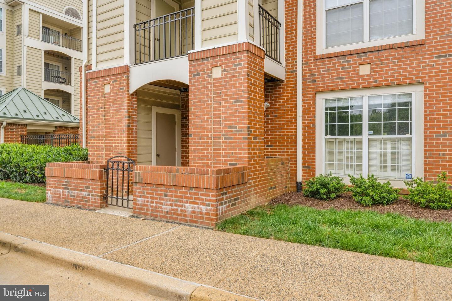 1100 Quaker Hill Dr #129 Property Photo 28
