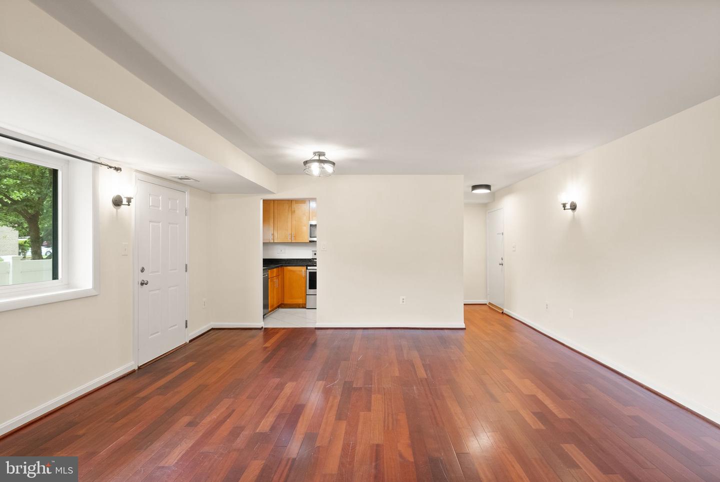 3240 S 28th St #101 Property Photo 17