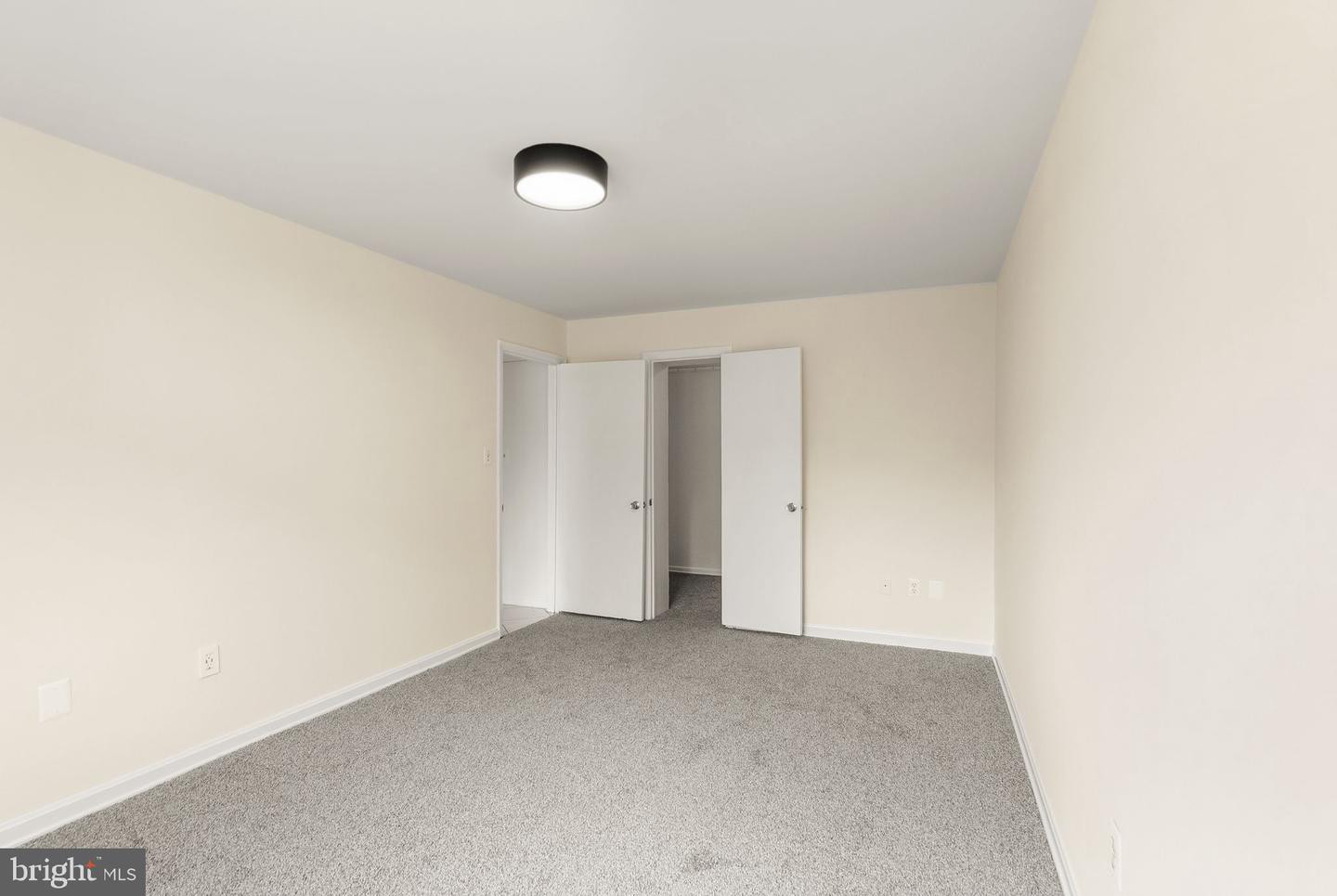 3240 S 28th St #101 Property Photo 24