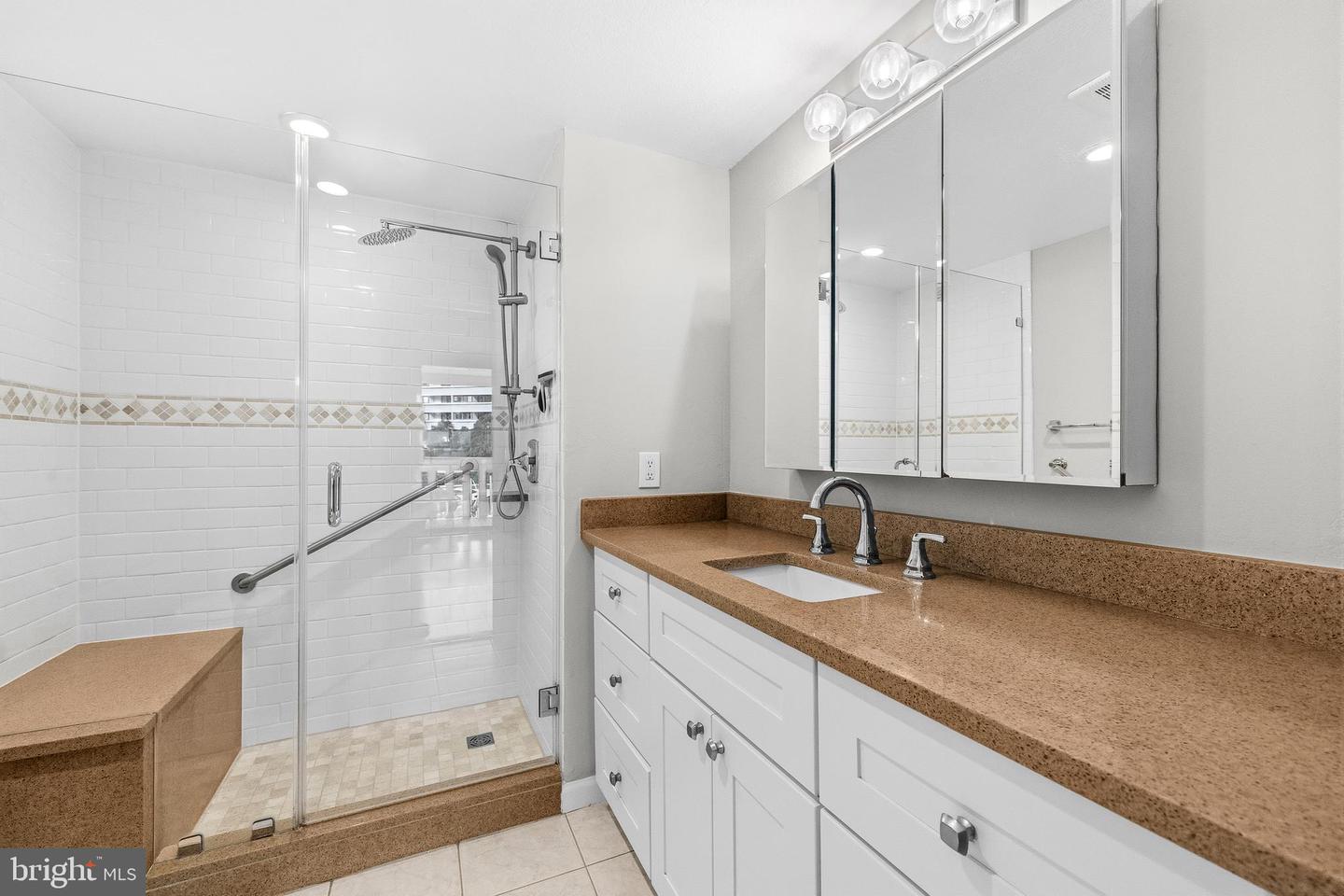 6101 Edsall Rd #211 Property Photo 6