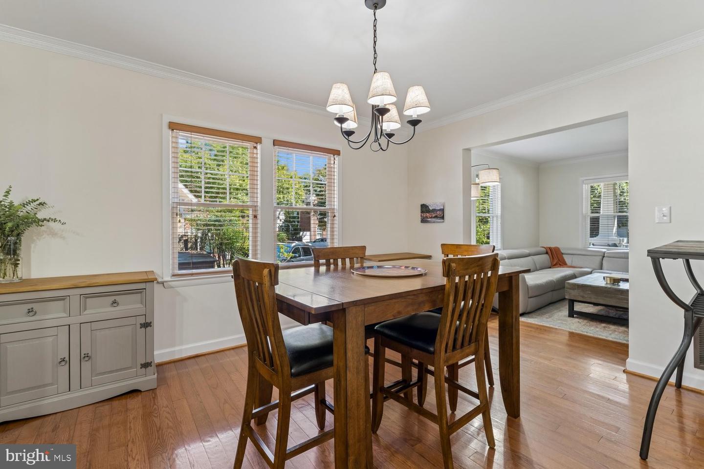 1002 N Columbus St N Property Photo 10