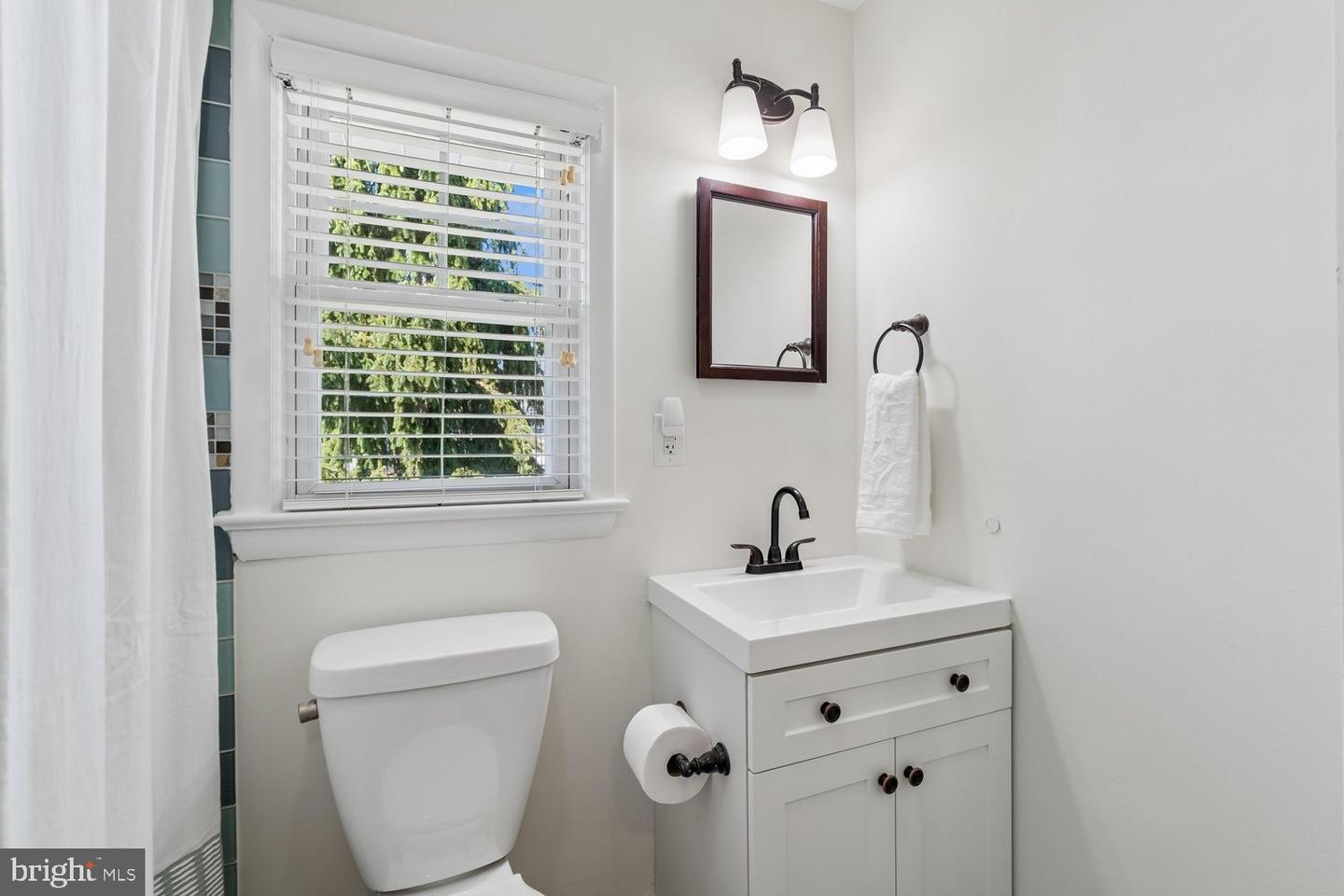 1002 N Columbus St N Property Photo 27