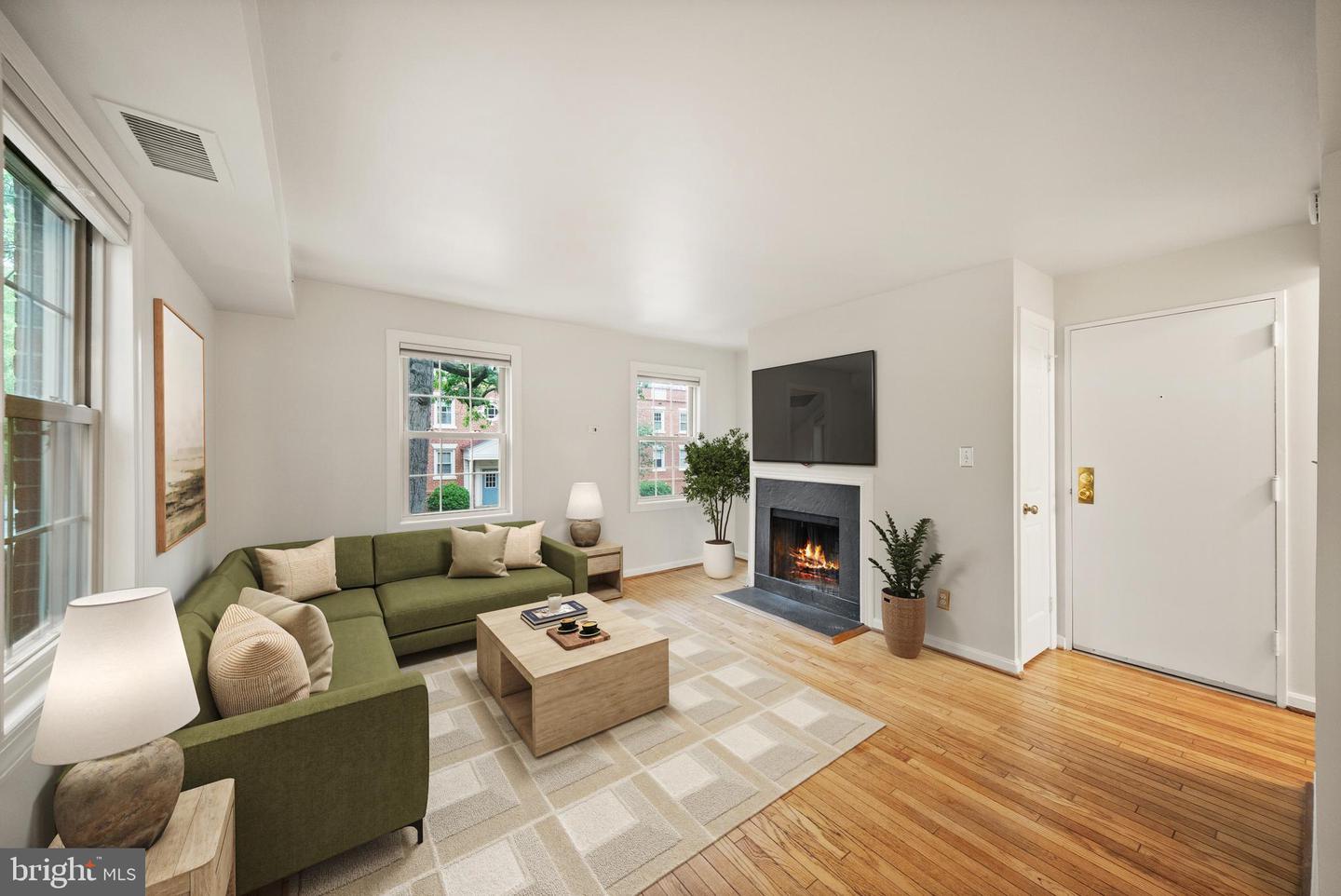 1311 E Abingdon Dr #4 Property Photo 3
