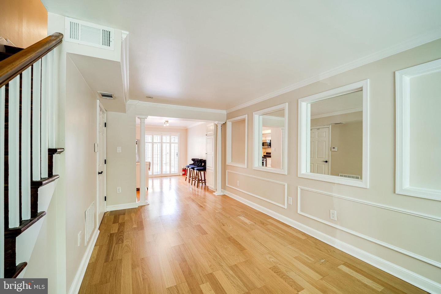 1317 Queen St Property Photo 3