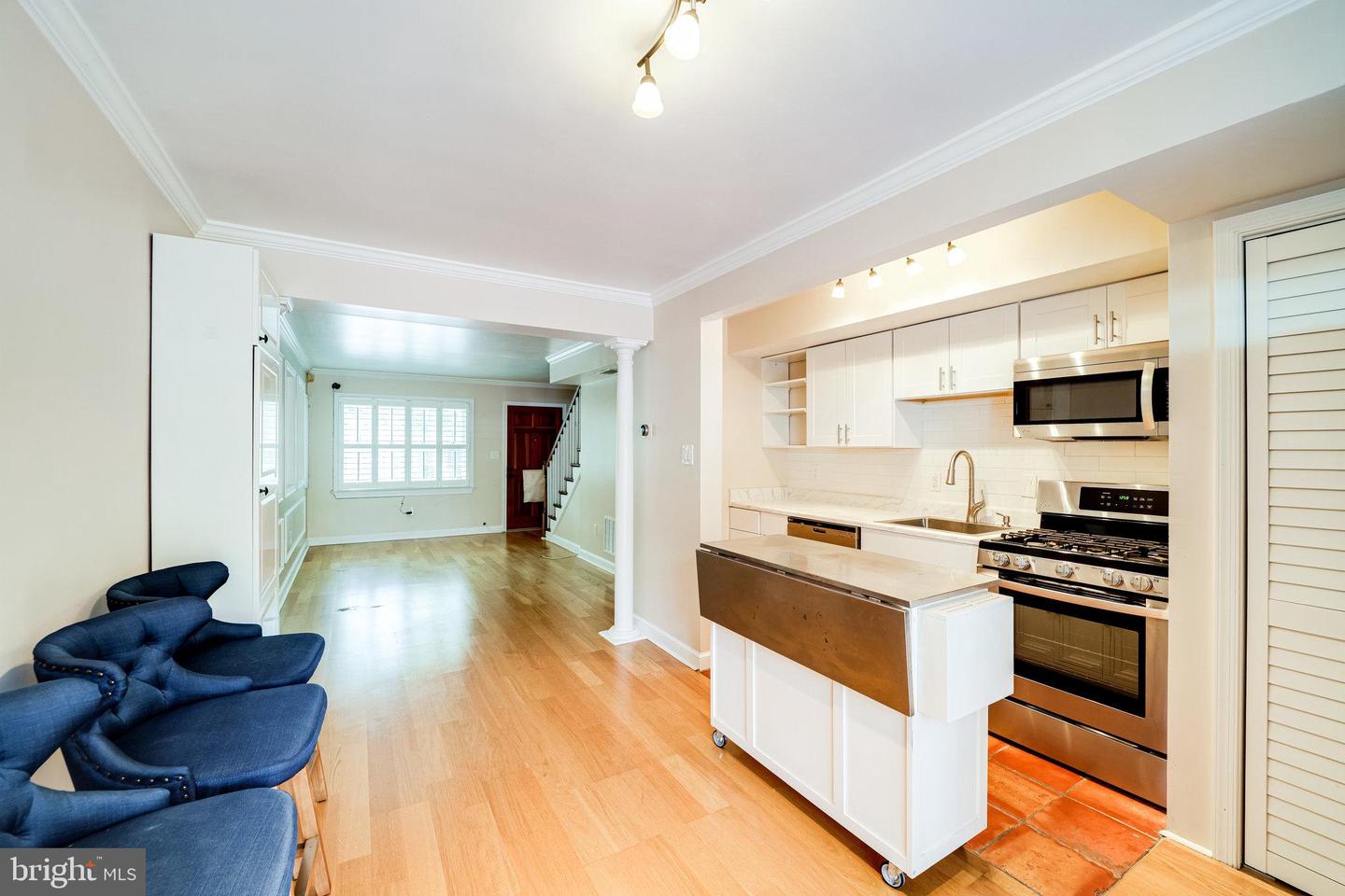 1317 Queen St Property Photo 8