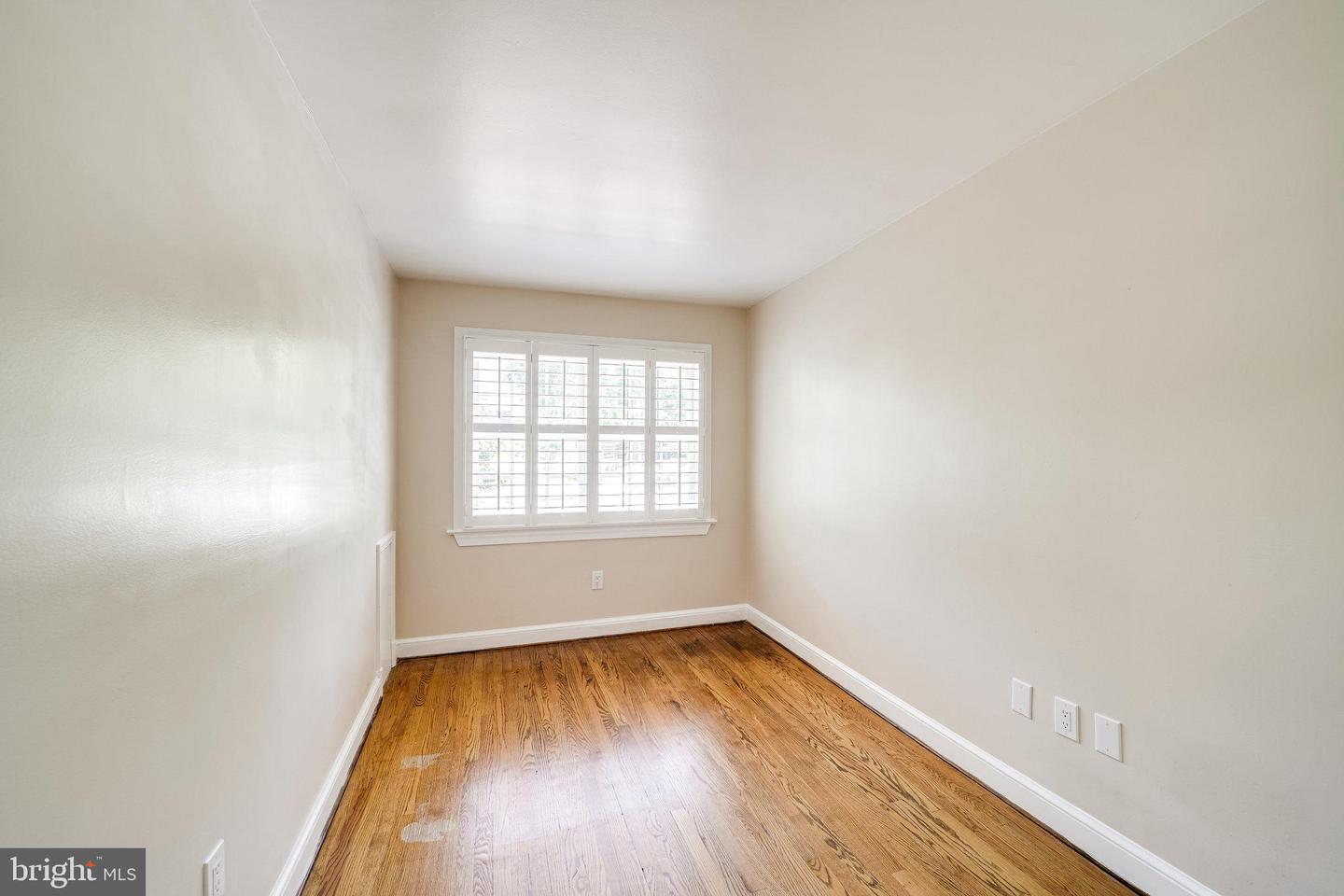 1317 Queen St Property Photo 12