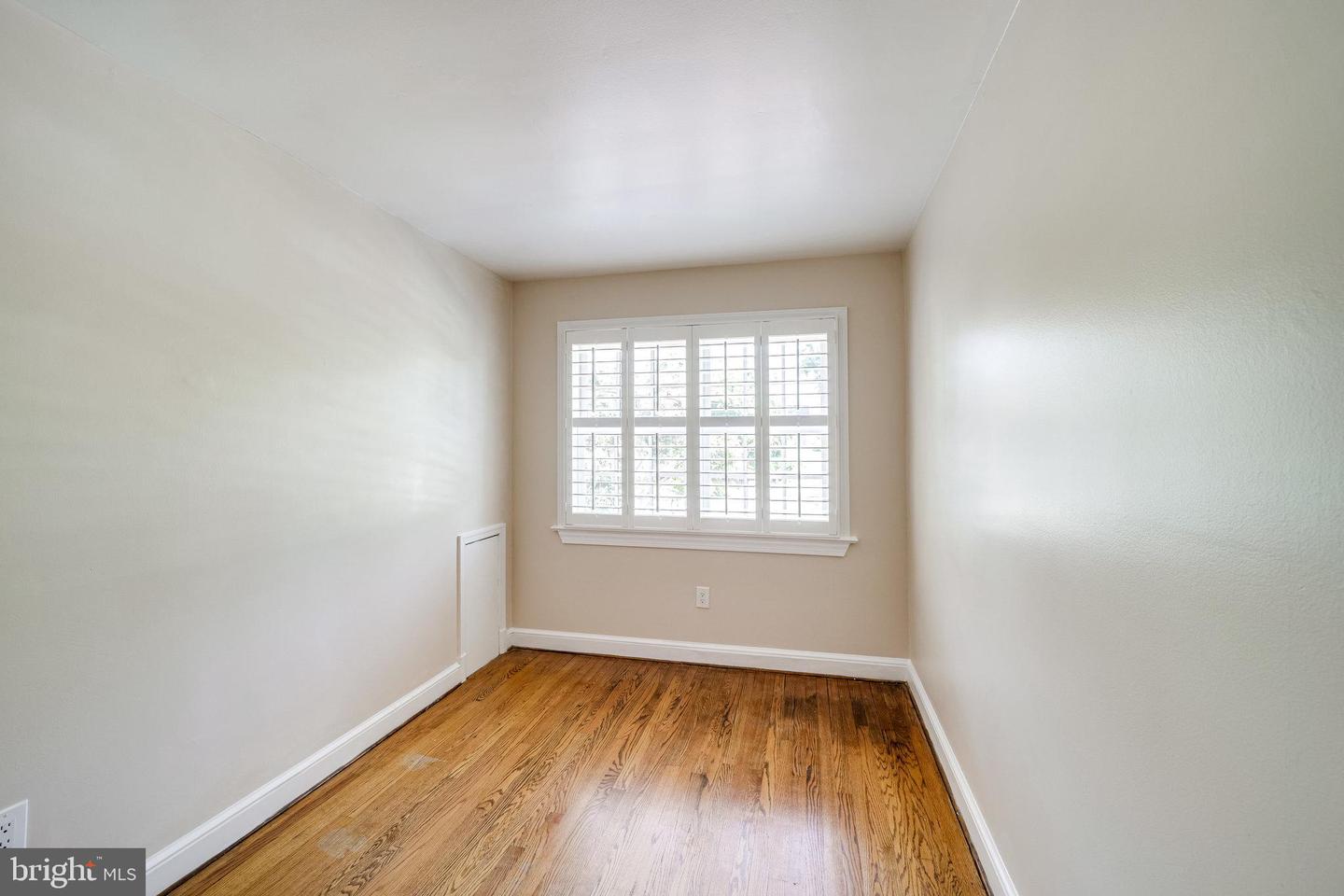 1317 Queen St Property Photo 13