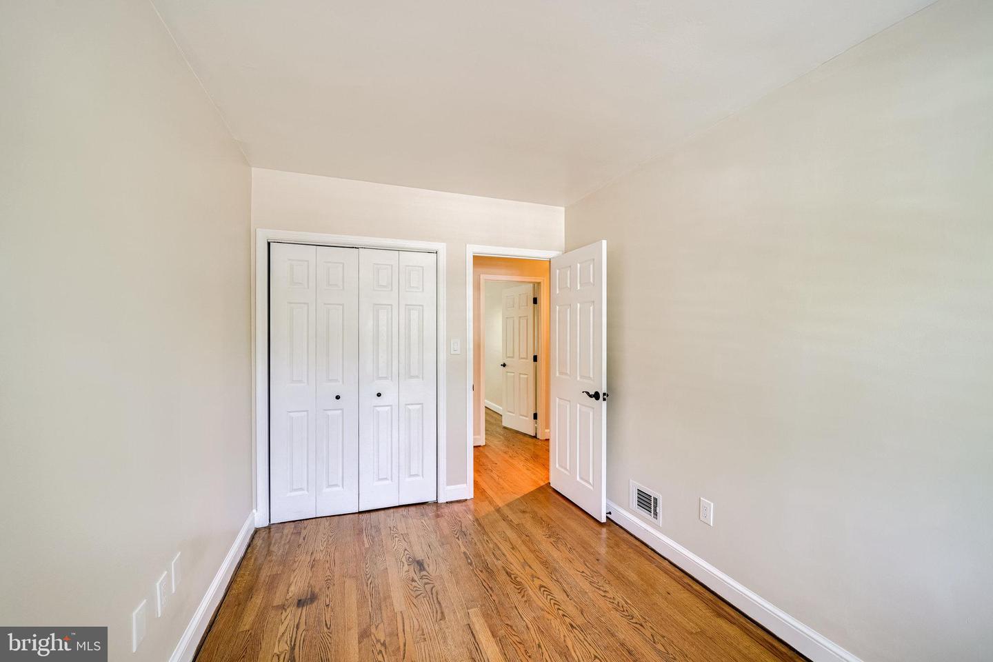 1317 Queen St Property Photo 14