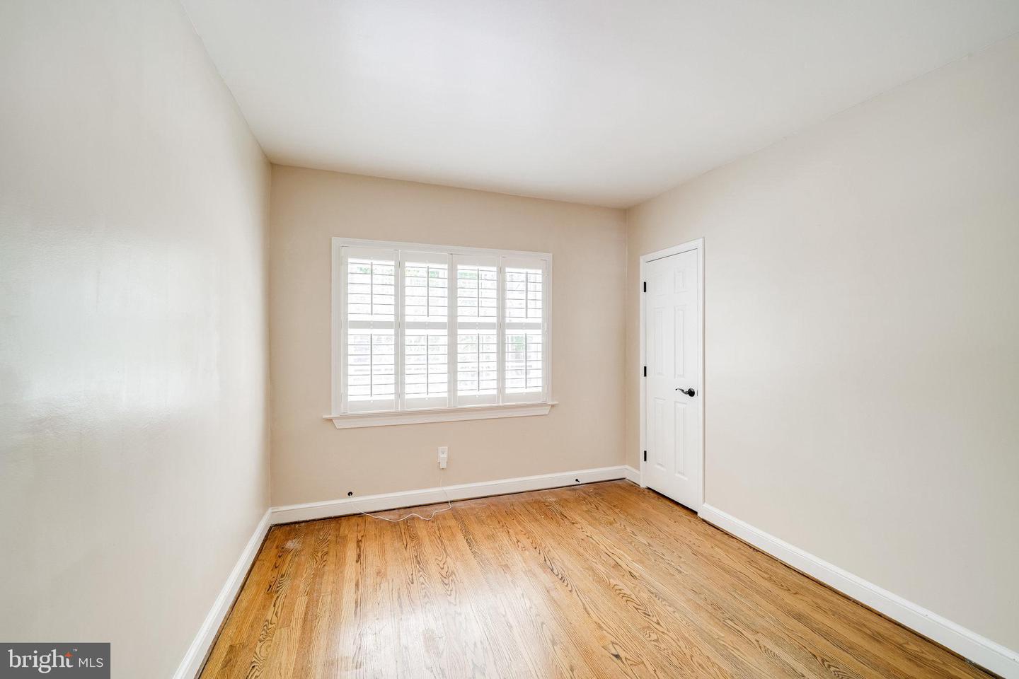 1317 Queen St Property Photo 18