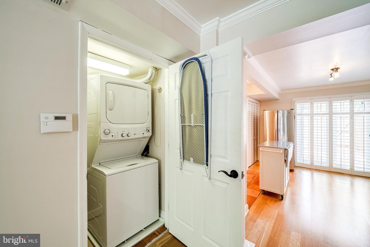 1317 Queen St Property Photo 20