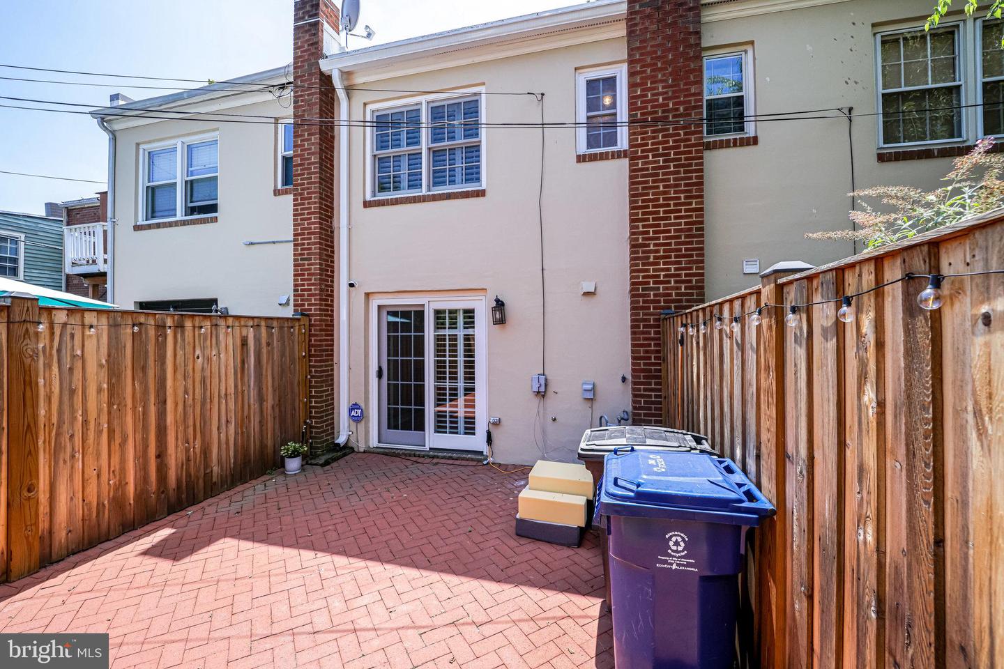 1317 Queen St Property Photo 22
