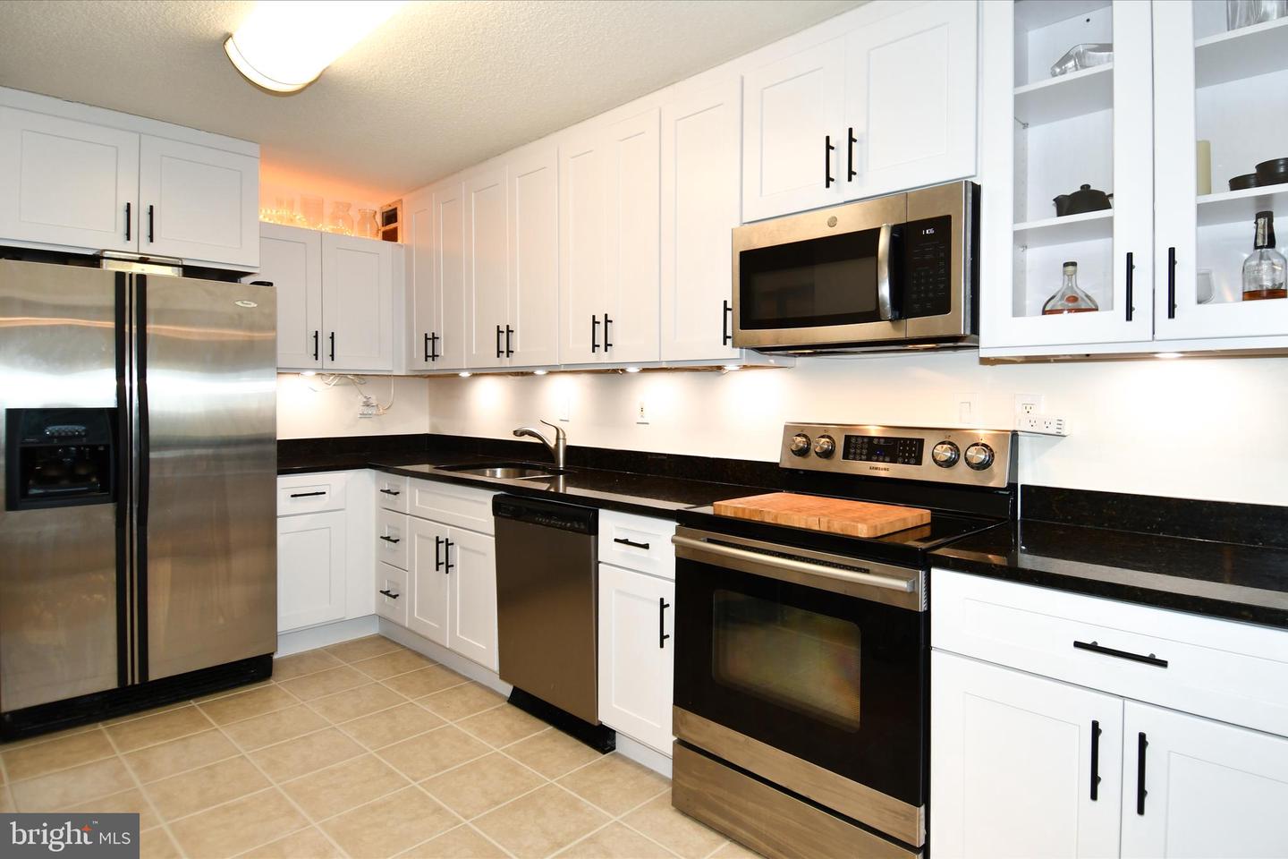 205 Yoakum Pkwy #1224 Property Photo 9