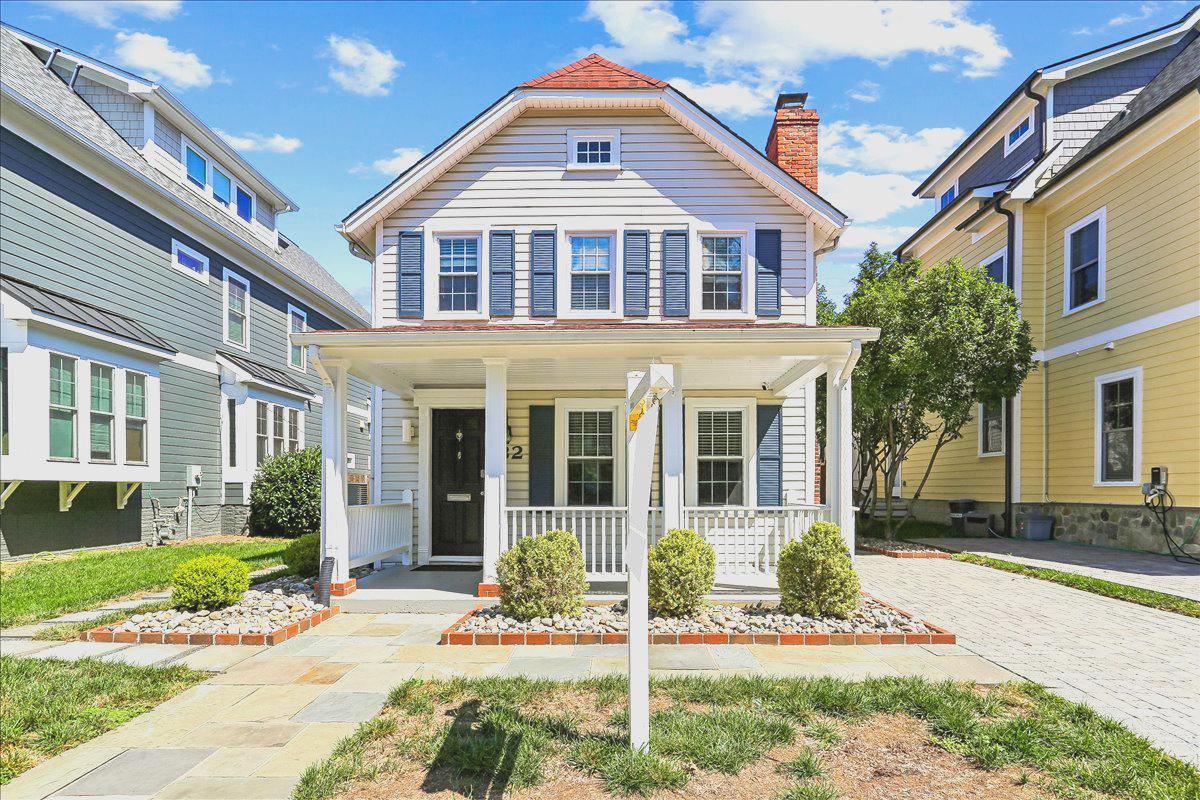 32 E Linden St Property Photo 1