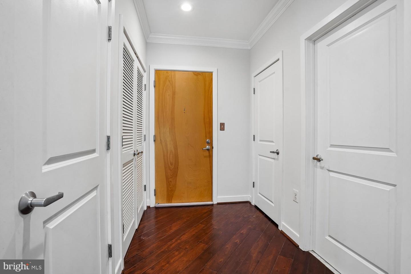 181 E Reed Ave #203 Property Photo 3