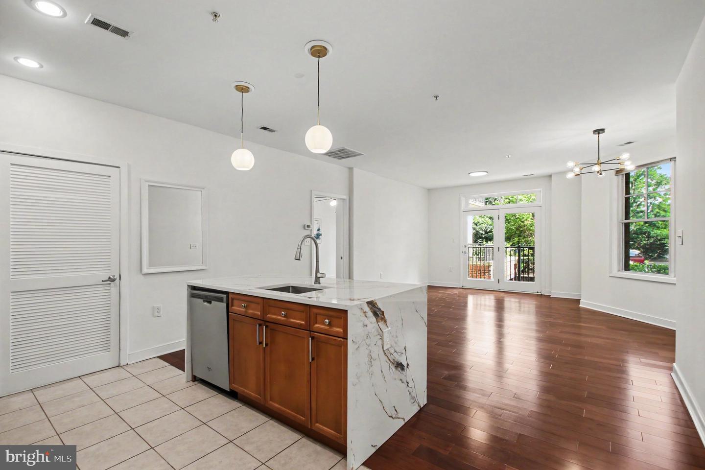 181 E Reed Ave #201 Property Photo 2