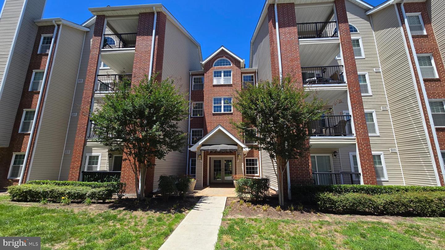 3307 WYNDHAM CIR #1166 Property Photo 1