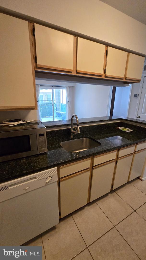 3307 Wyndham Cir #1166 Property Photo 4
