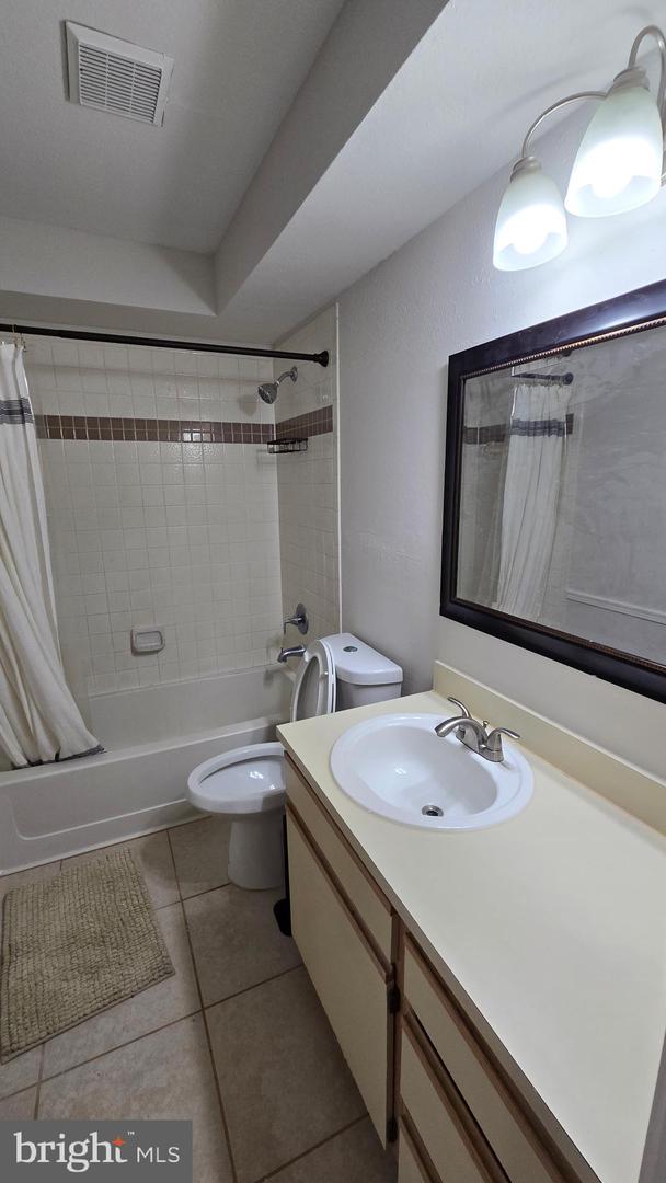 3307 Wyndham Cir #1166 Property Photo 12
