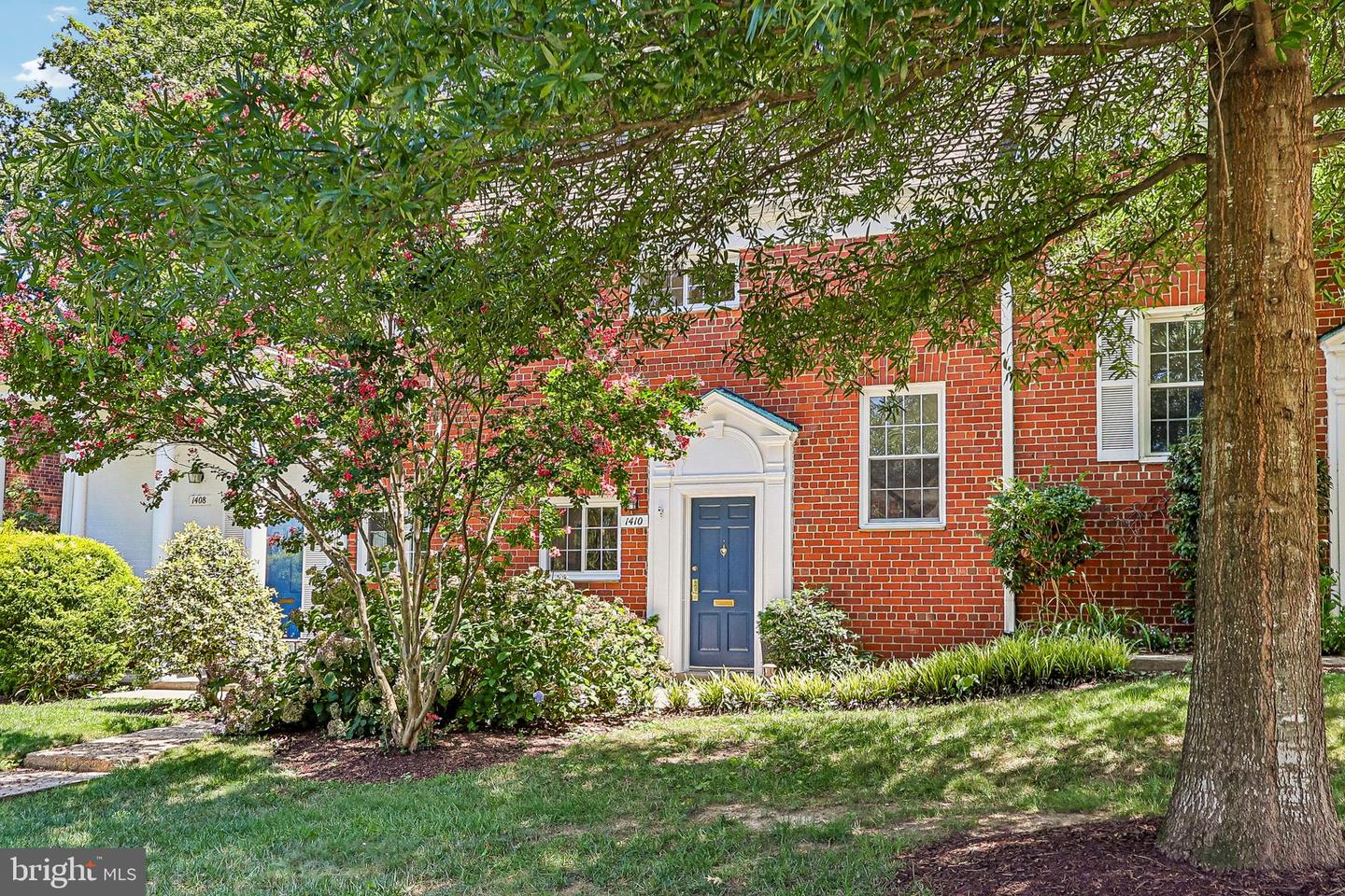 1410 Martha Custis Dr Property Photo 1