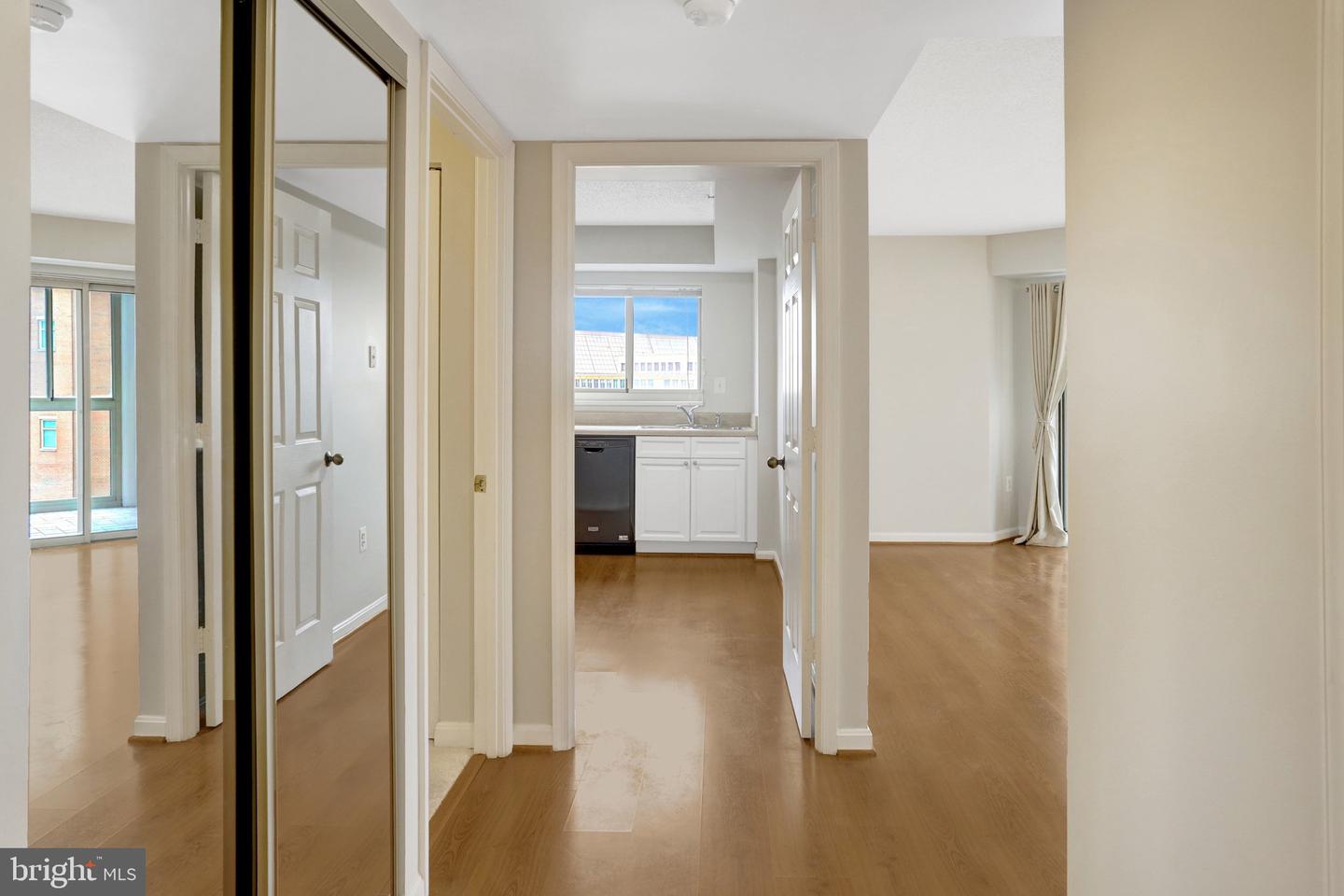 2151 Jamieson Ave #1604 Property Photo 18