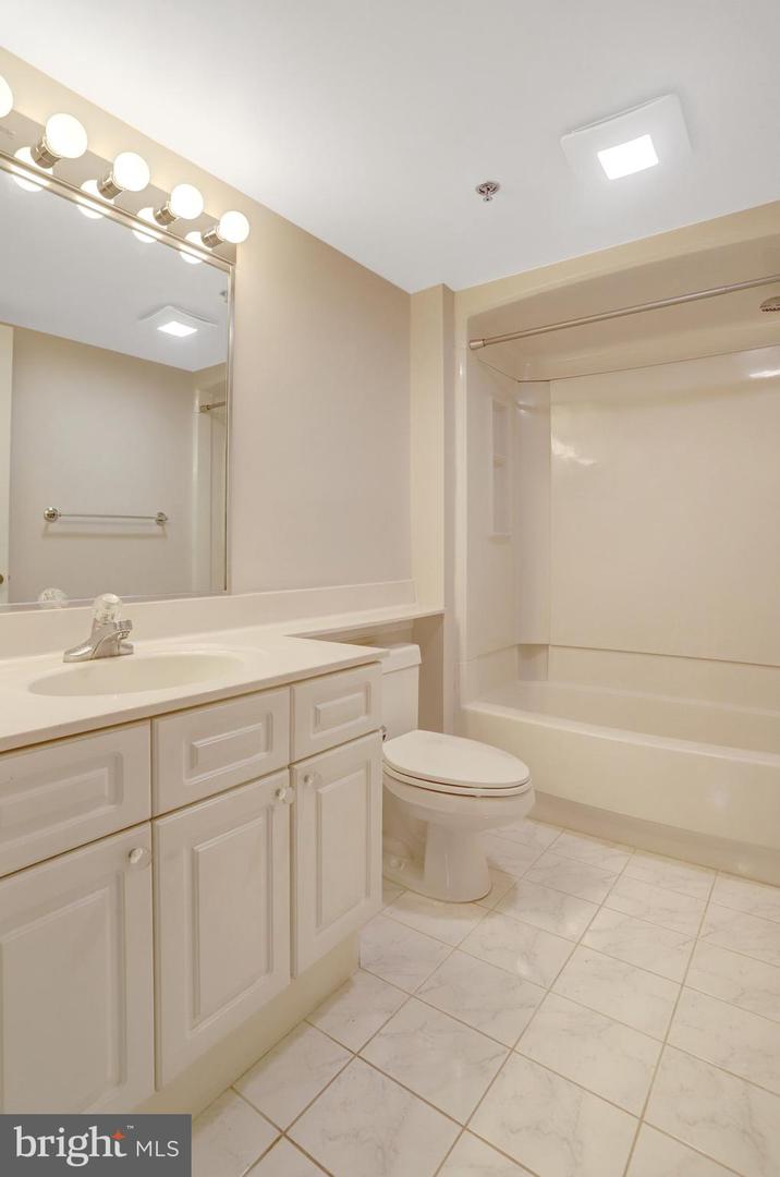 2151 Jamieson Ave #1604 Property Photo 20