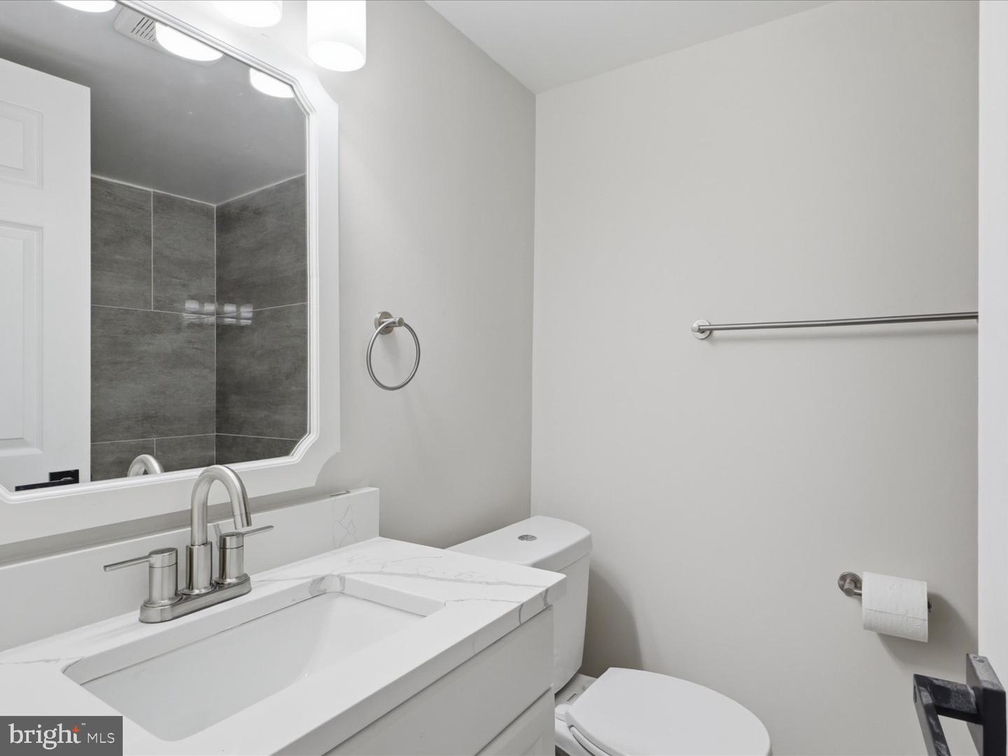 3200 S 28th St #202 Property Photo 23