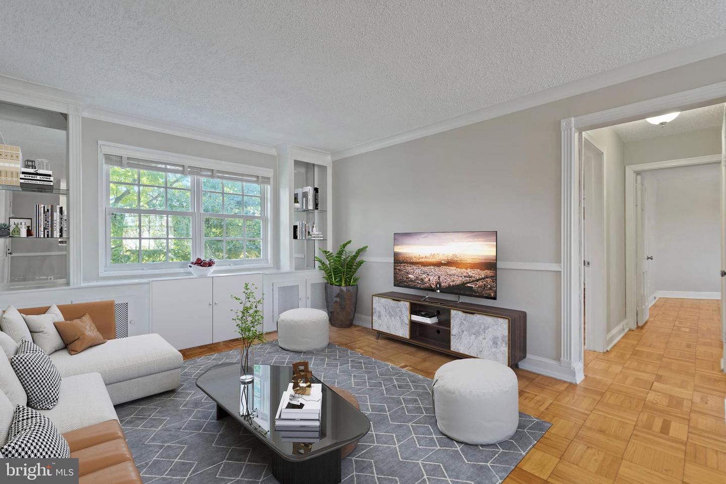 1630 W ABINGDON DR #301 Property Photo 1