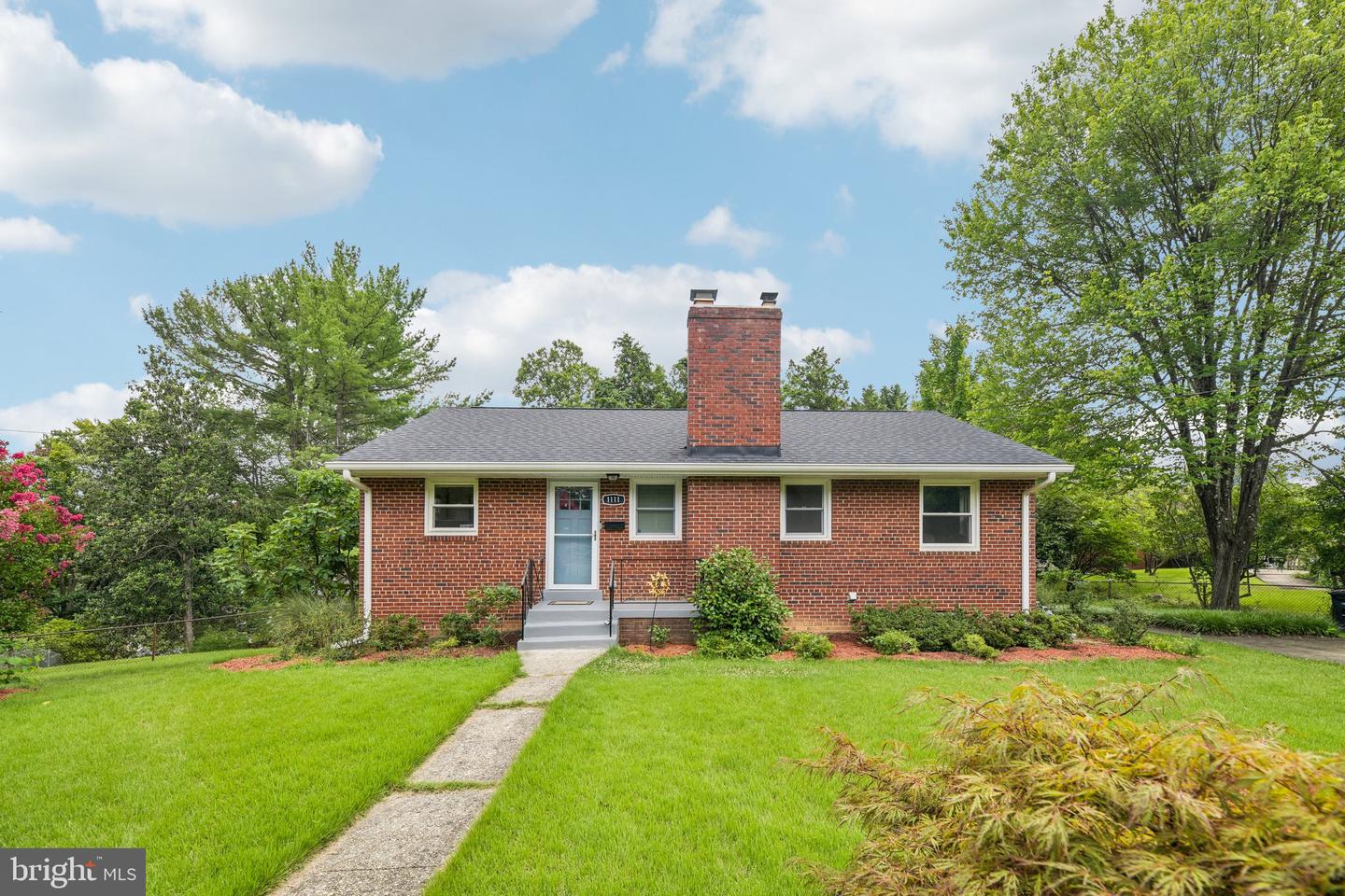 1111 Archer Ct Property Photo 1