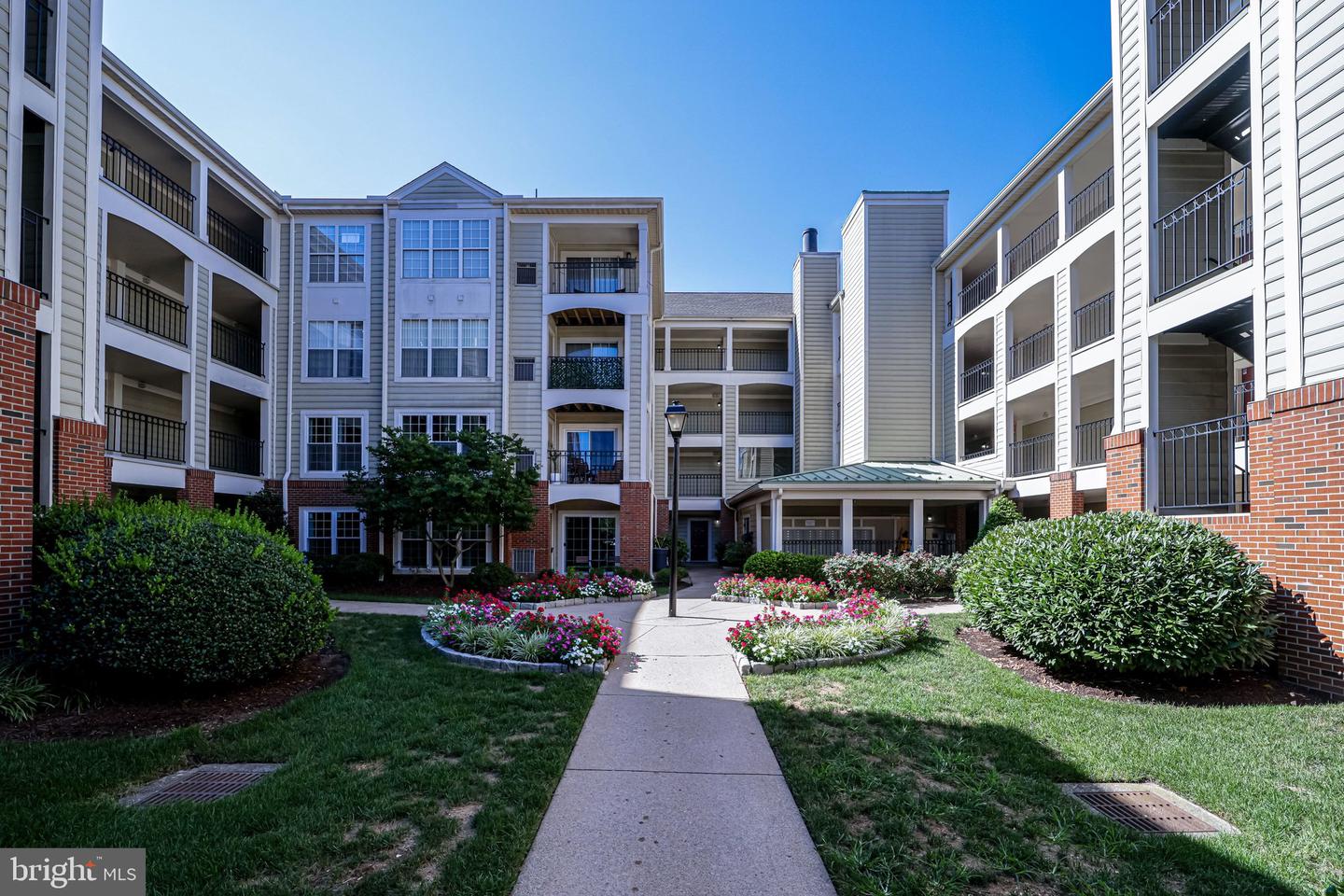1100 Quaker Hill Dr #307 Property Photo 1