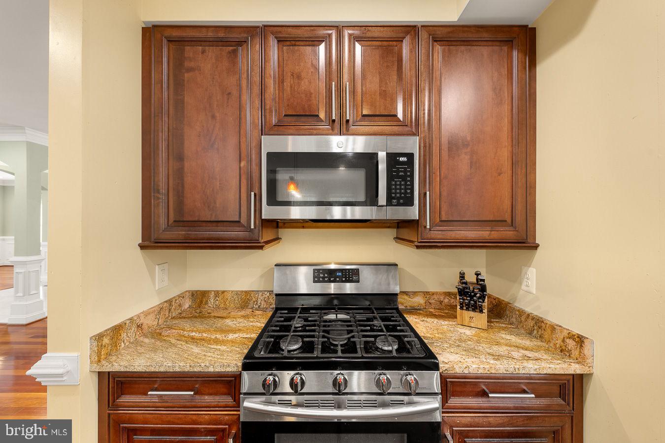 33 Donelson St Property Photo 13