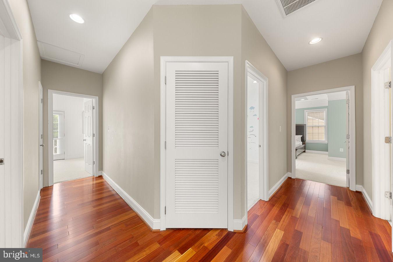 33 Donelson St Property Photo 17