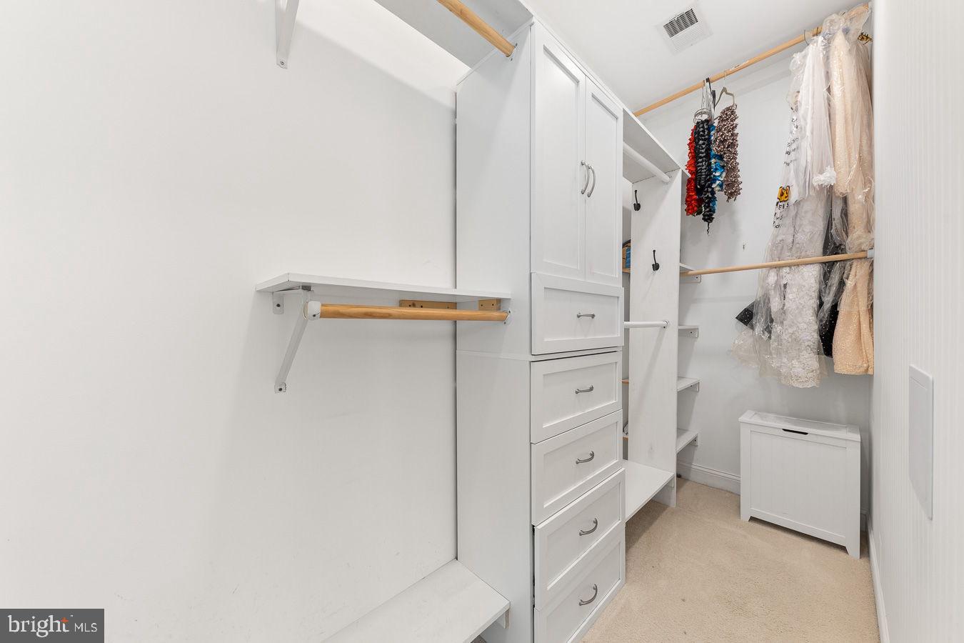 33 Donelson St Property Photo 23