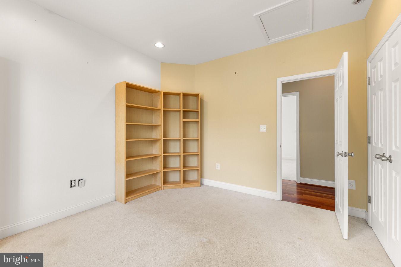 33 Donelson St Property Photo 24