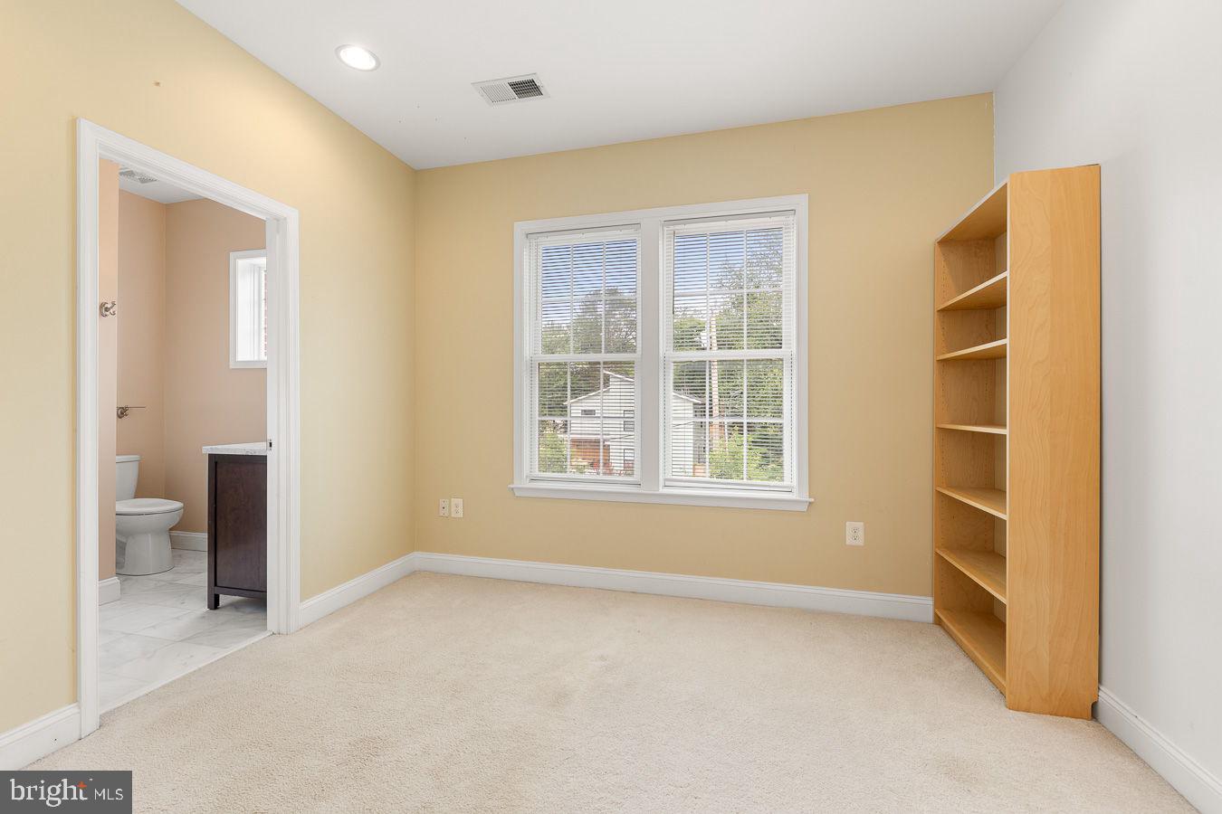 33 Donelson St Property Photo 25