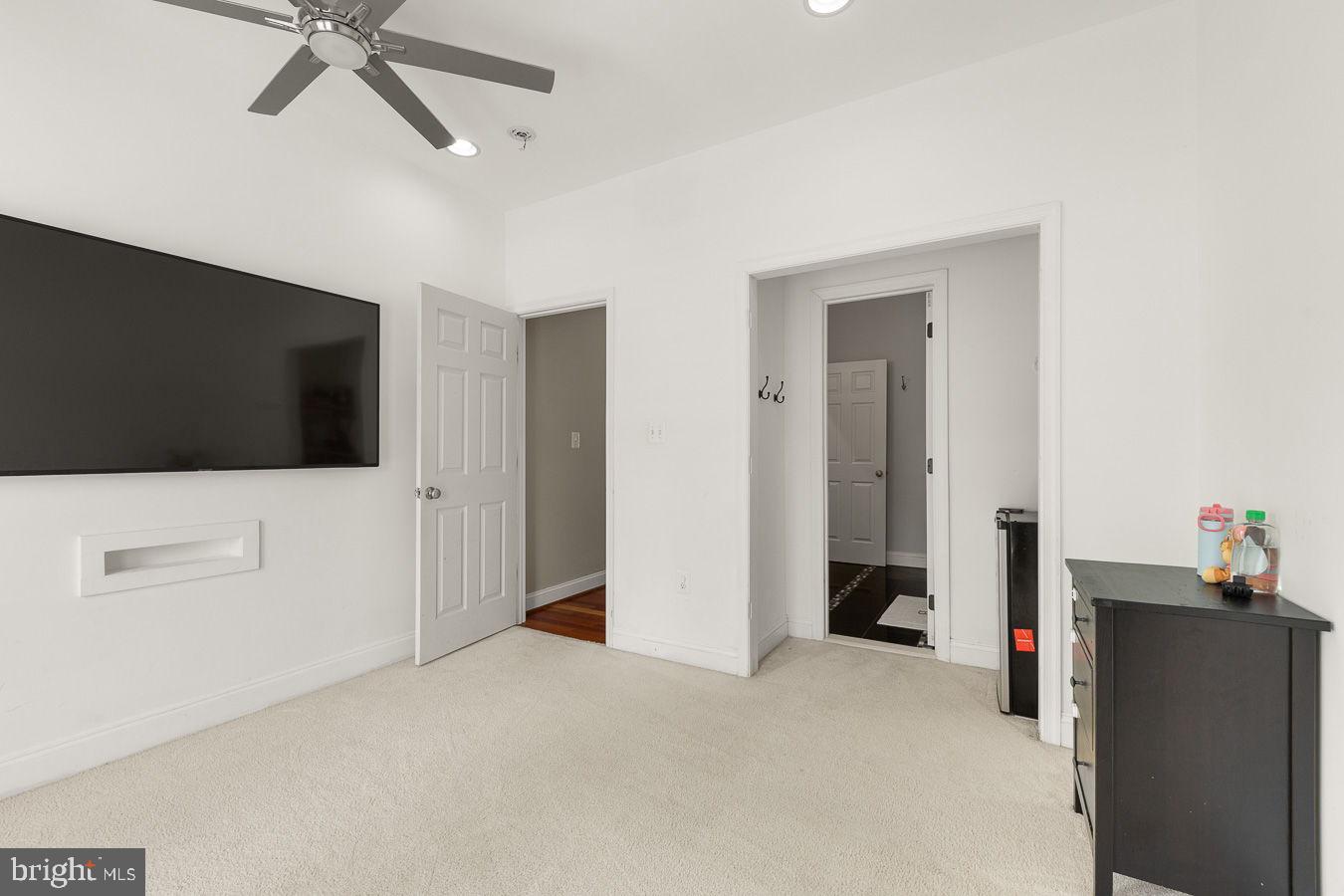 33 Donelson St Property Photo 27