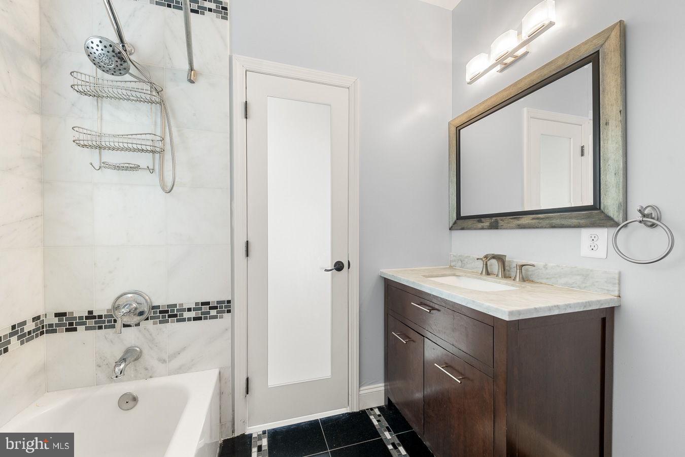 33 Donelson St Property Photo 29