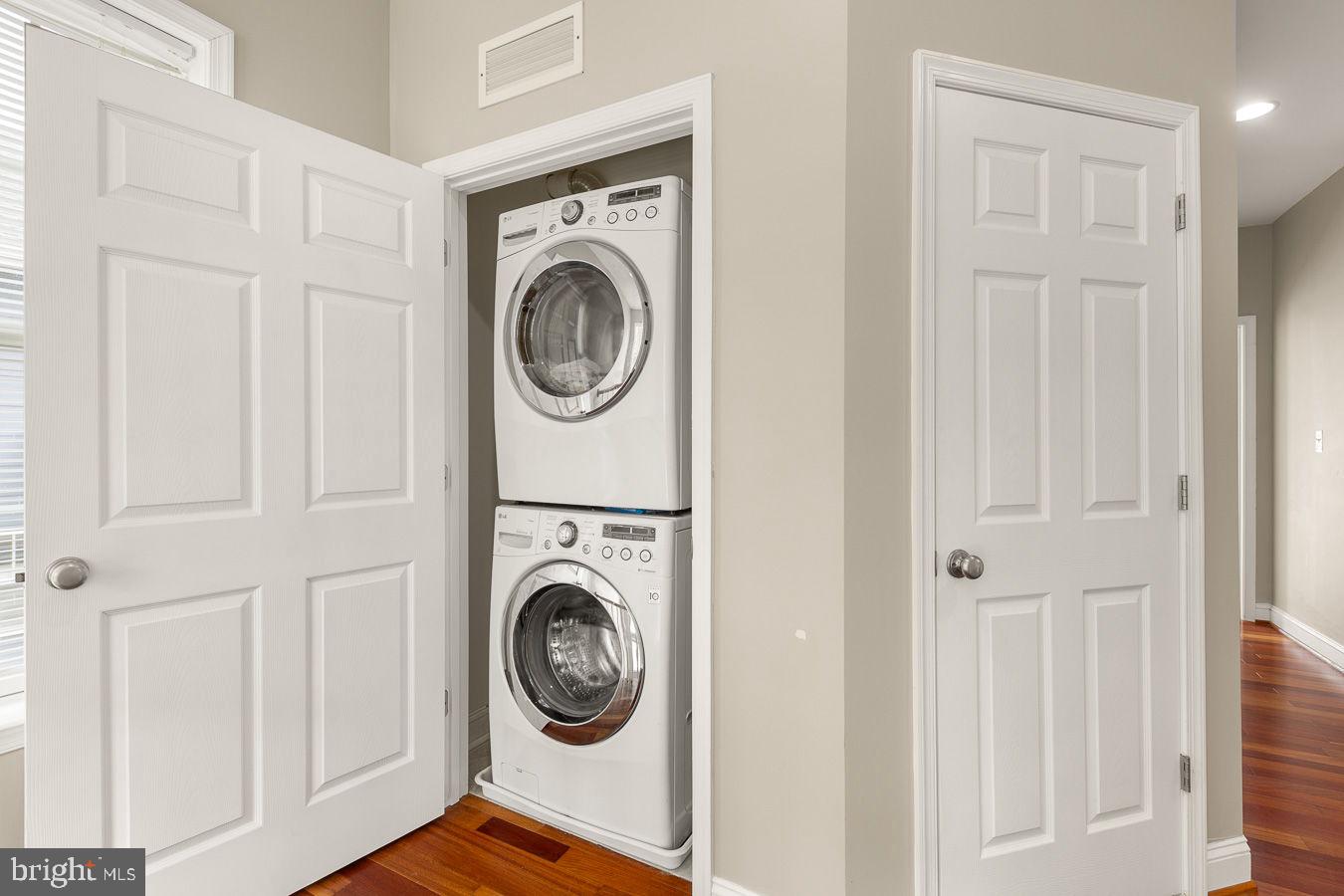 33 Donelson St Property Photo 32