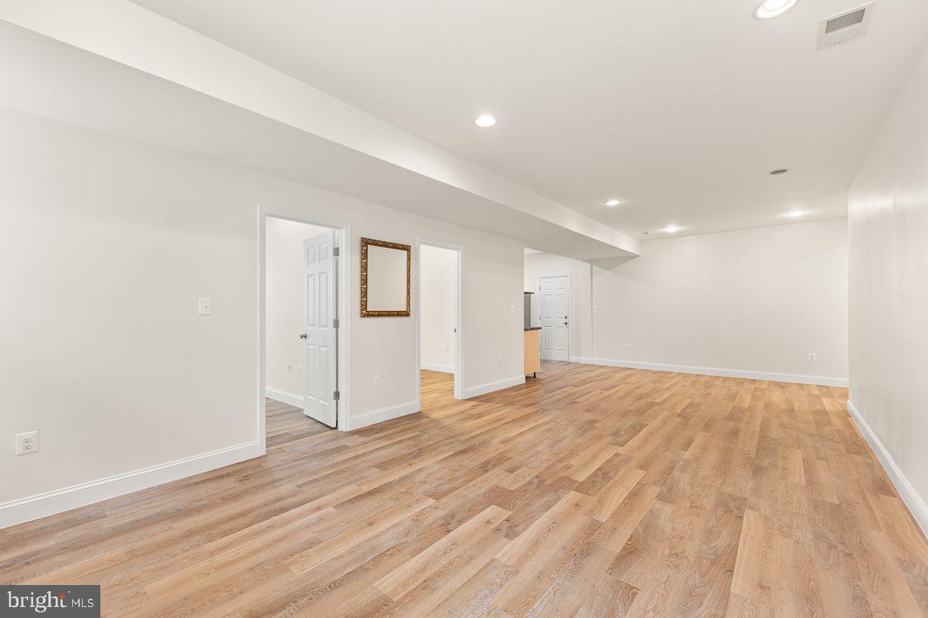 33 Donelson St Property Photo 36