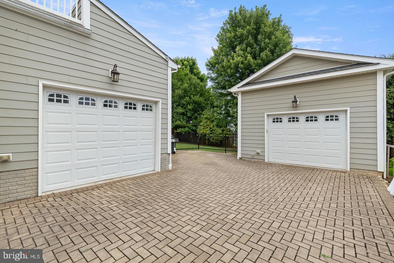 33 Donelson St Property Photo 42