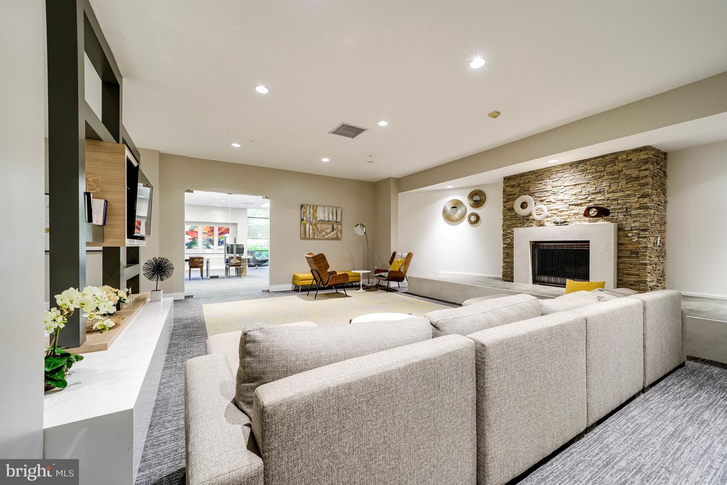 4 S Van Dorn #602 Property Photo 12