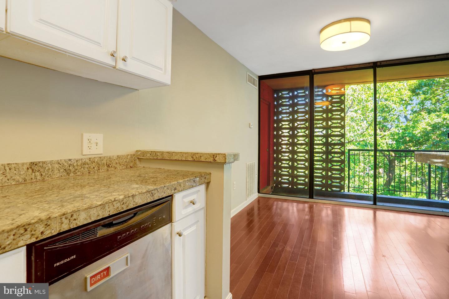 4 S Van Dorn #602 Property Photo 28