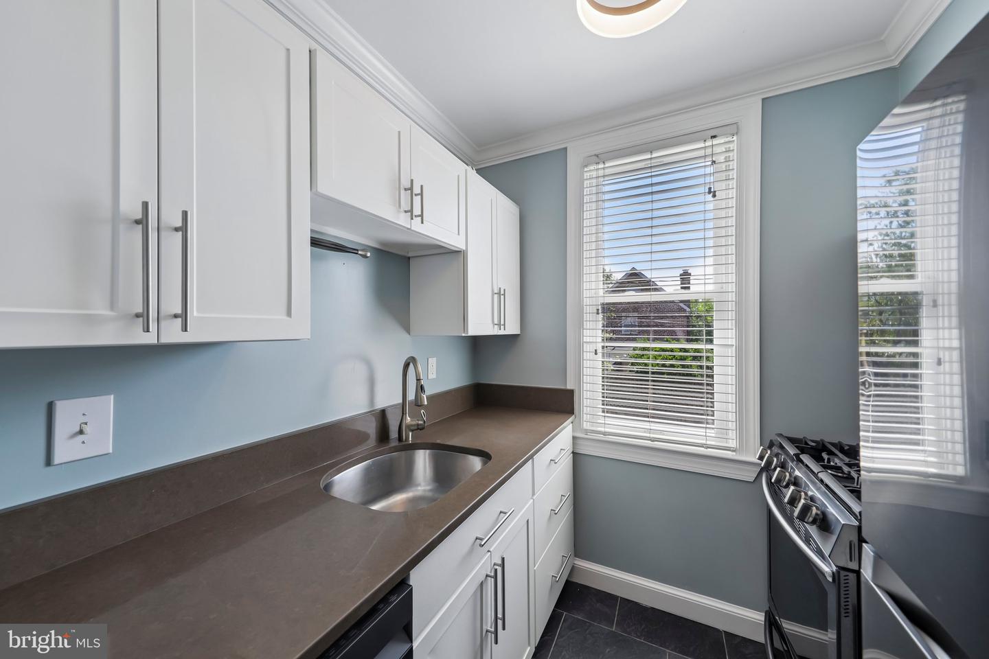 906 S Washington St #207 Property Photo 8
