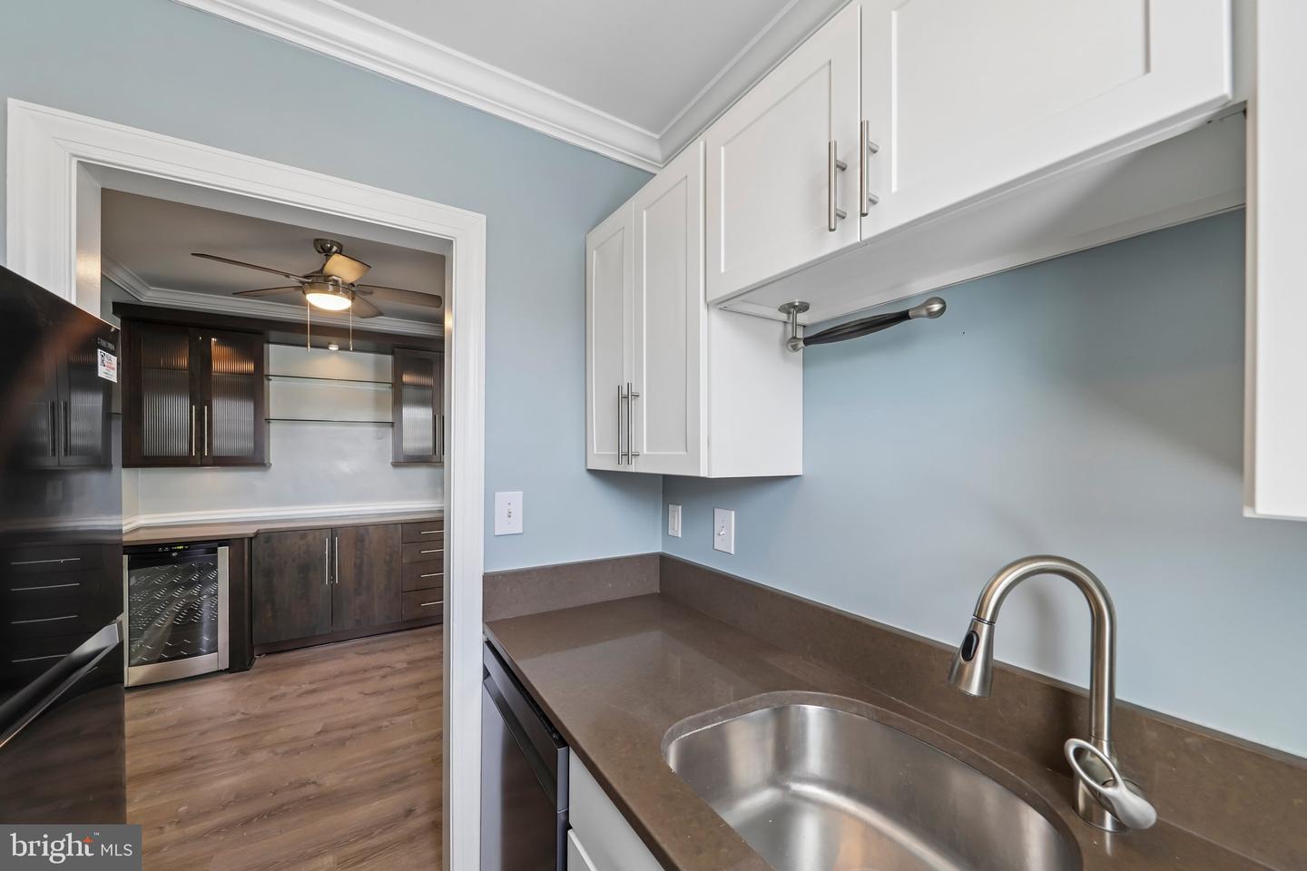 906 S Washington St #207 Property Photo 9