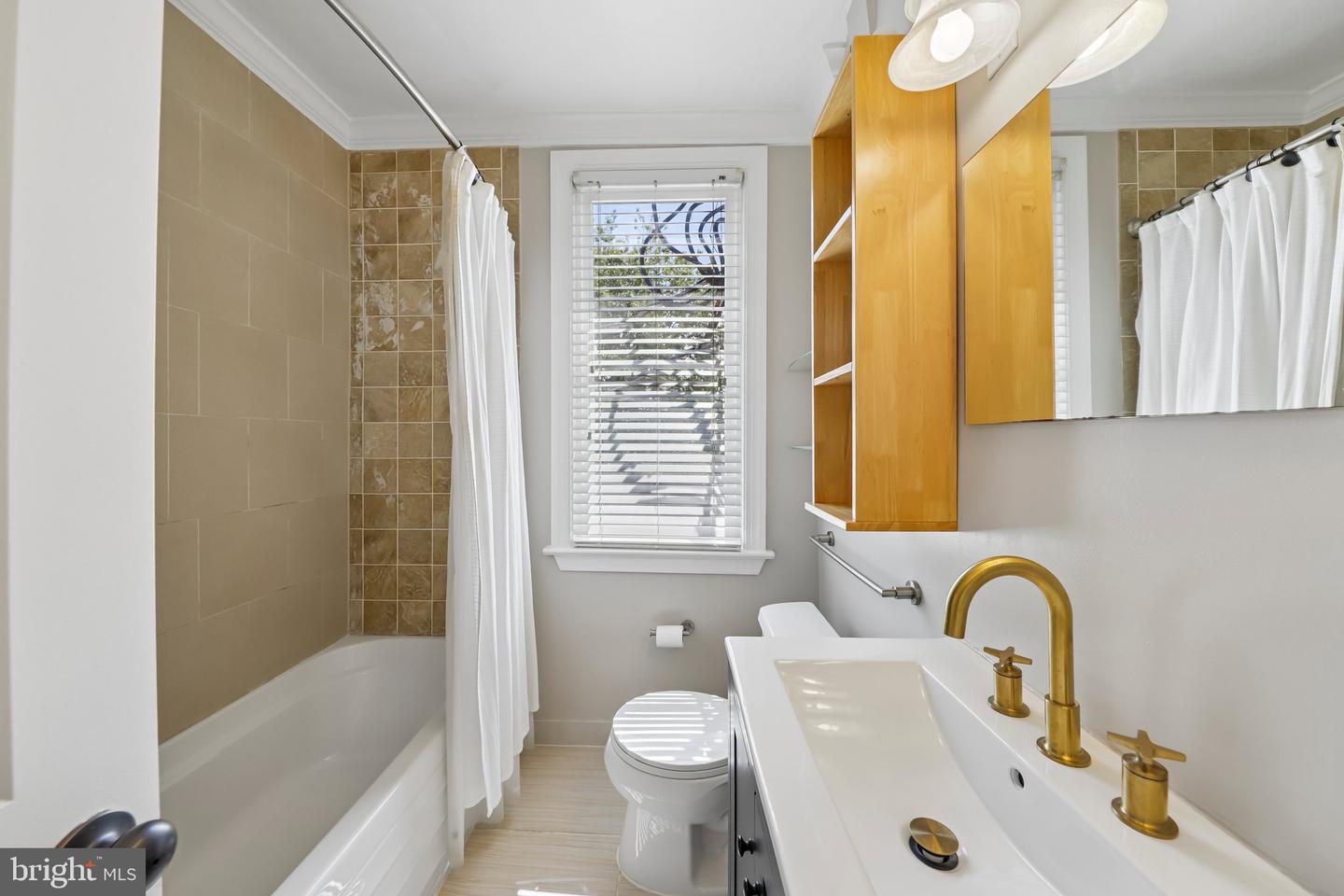 906 S Washington St #207 Property Photo 14