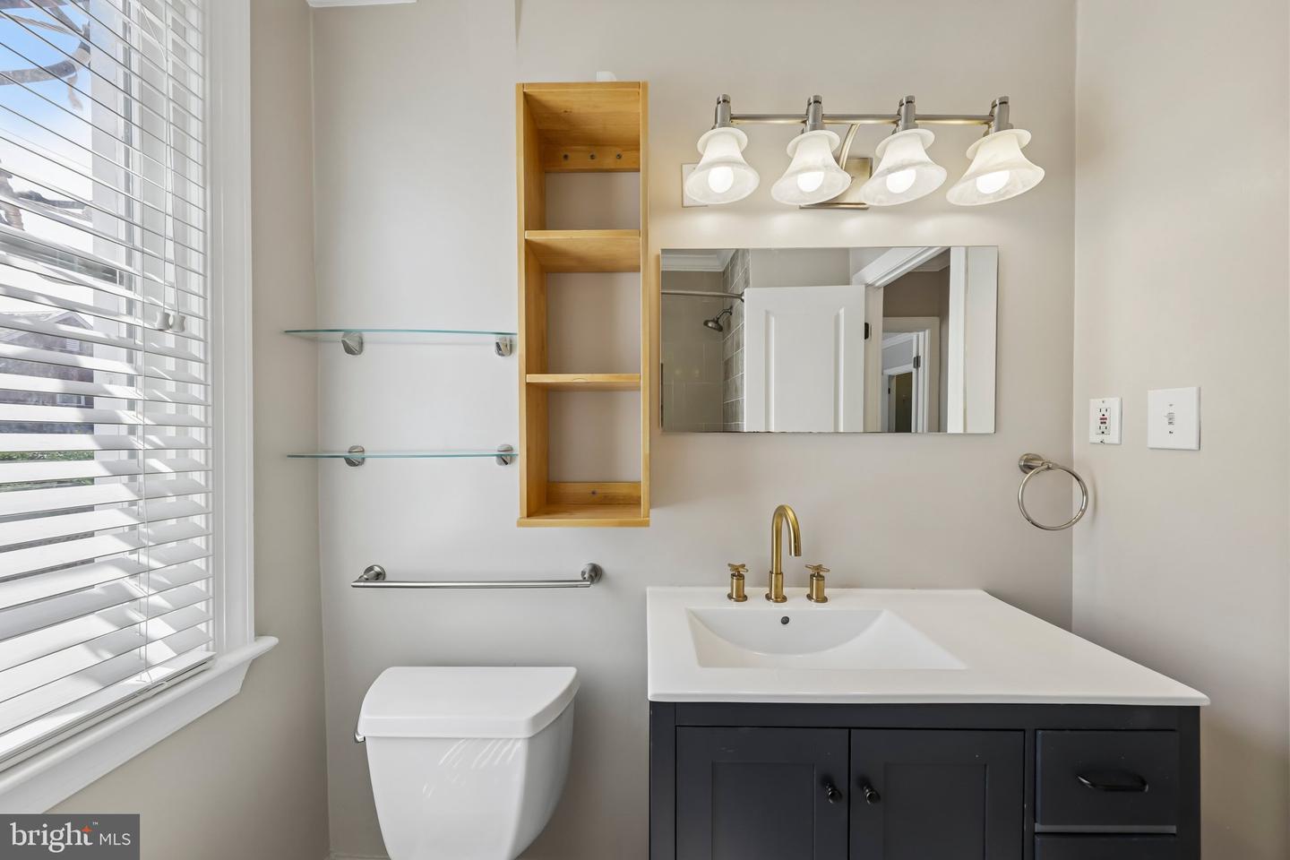 906 S Washington St #207 Property Photo 15