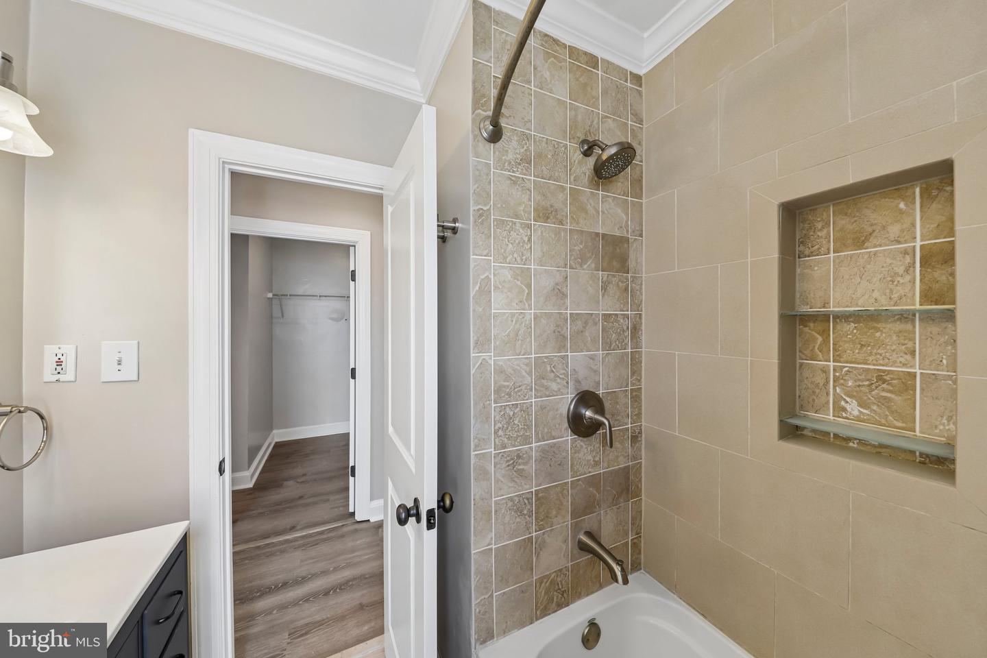 906 S Washington St #207 Property Photo 16