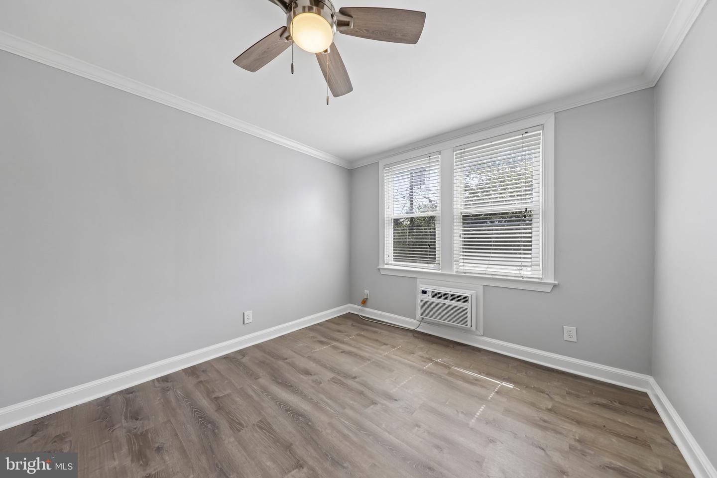 906 S Washington St #207 Property Photo 19