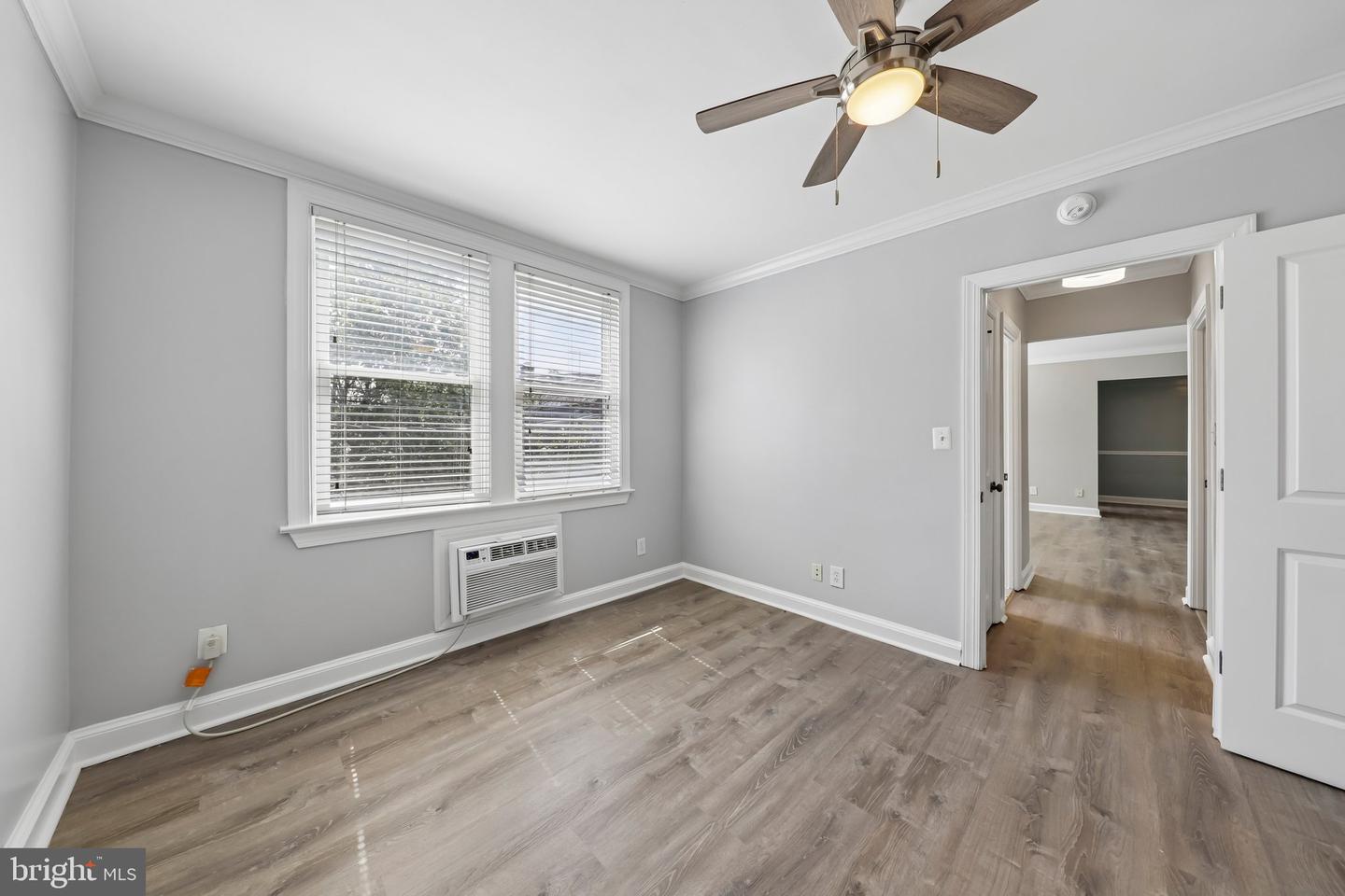 906 S Washington St #207 Property Photo 21